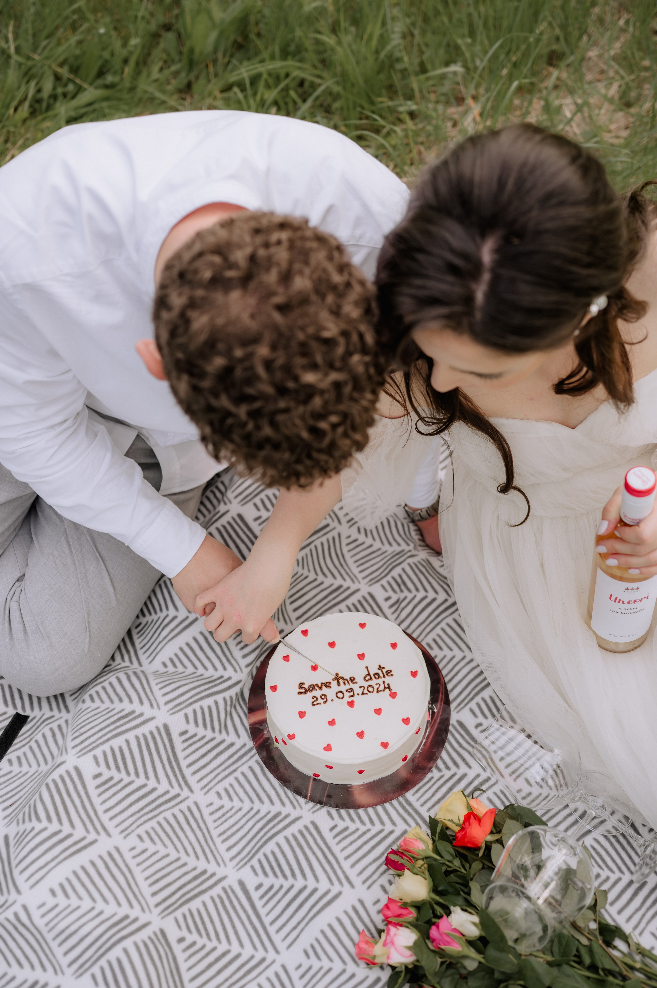 Magda + Andrei | Lovers in the garden. Proud Vision Weddings | Wedding Photography & Film — Servicii profesionale Foto Video Nunta Iasi