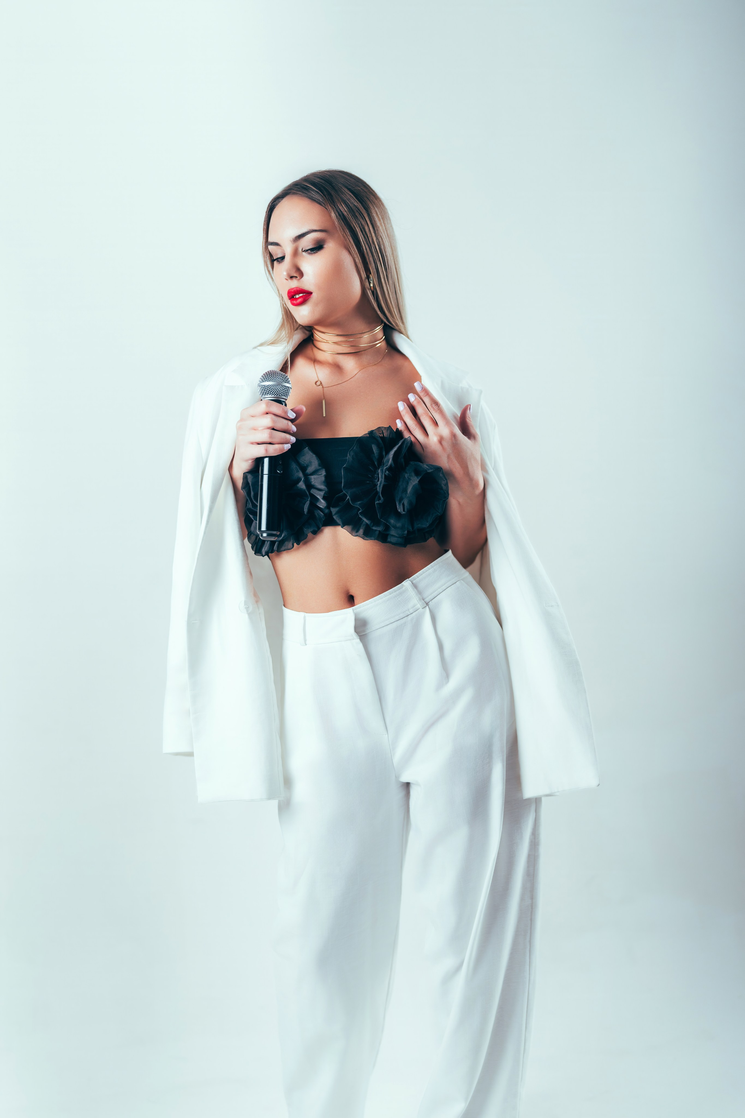 Violetta. Nifty photography — коммерческий и портретный фотограф в Ташкенте. Студийная и выездная съёмка