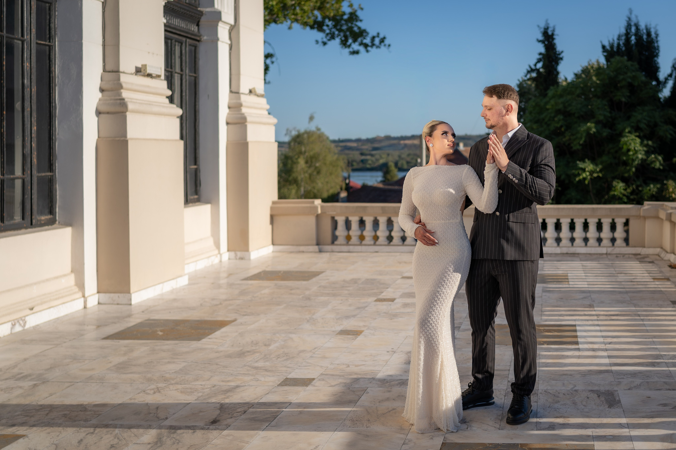 Cununia civilă a lui Tudor și Mădălina – eleganță, emoție și lumină. Event, portrait, and lifestyle photographer