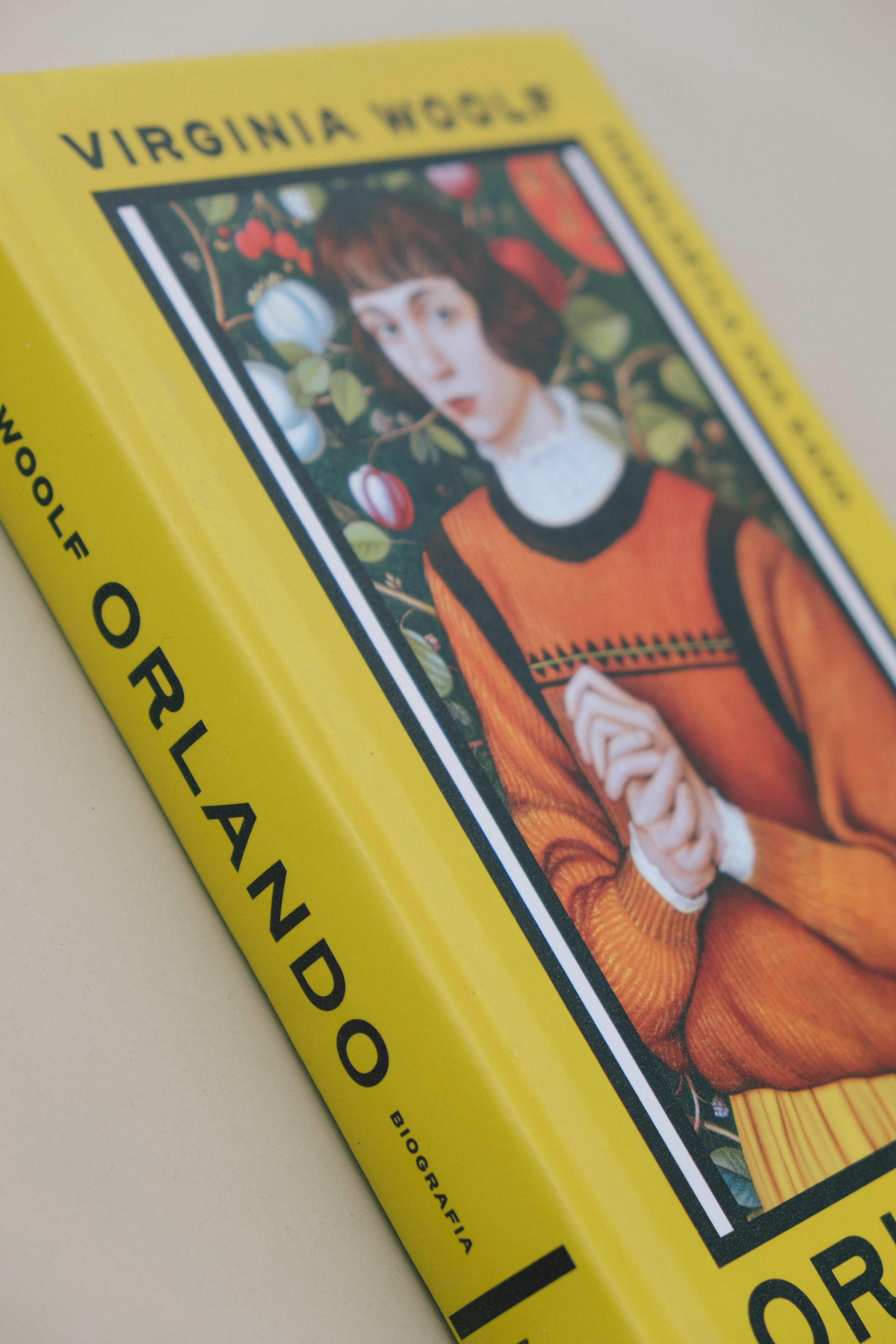 Collaboration with Marginesy Publishing House. ELEN BEZHEN