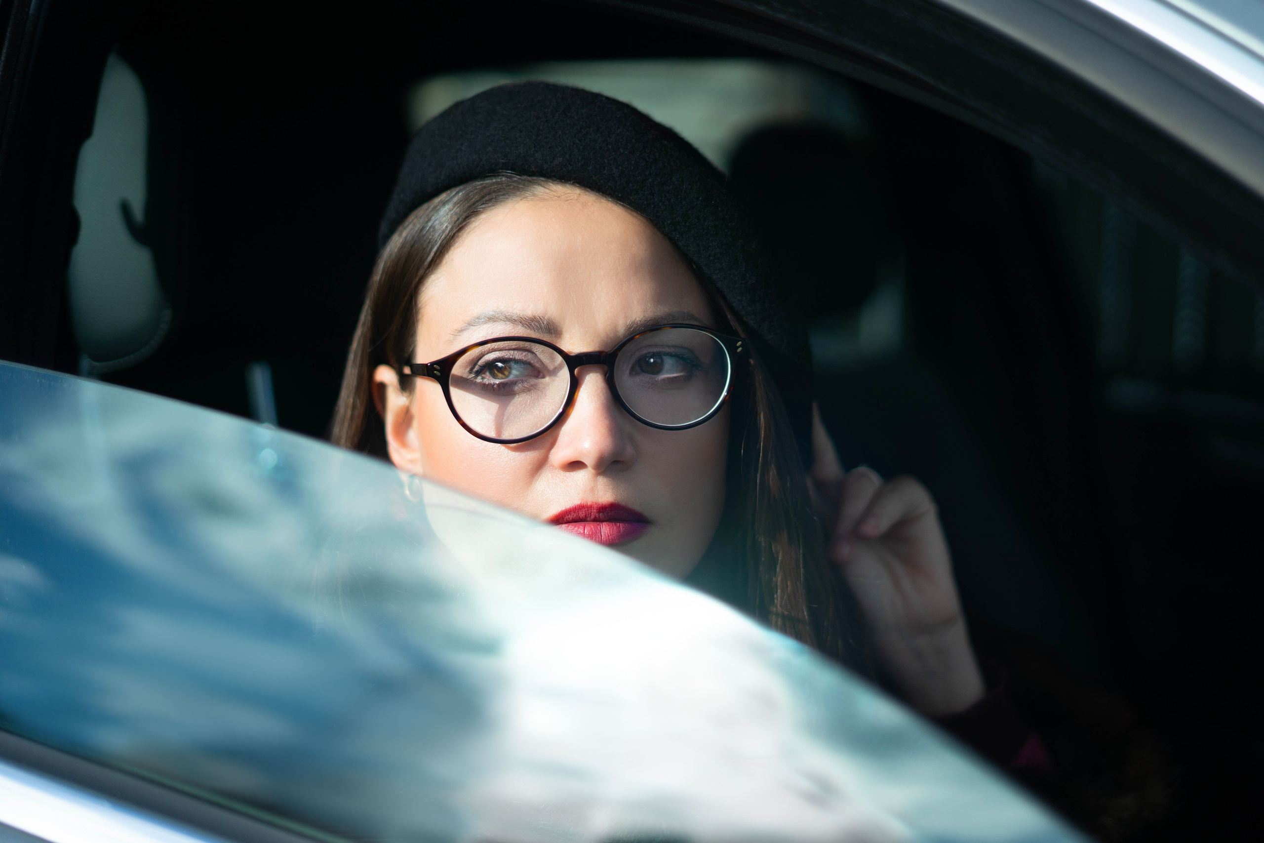 Dincolo de geam. Photographer Anna Iurii