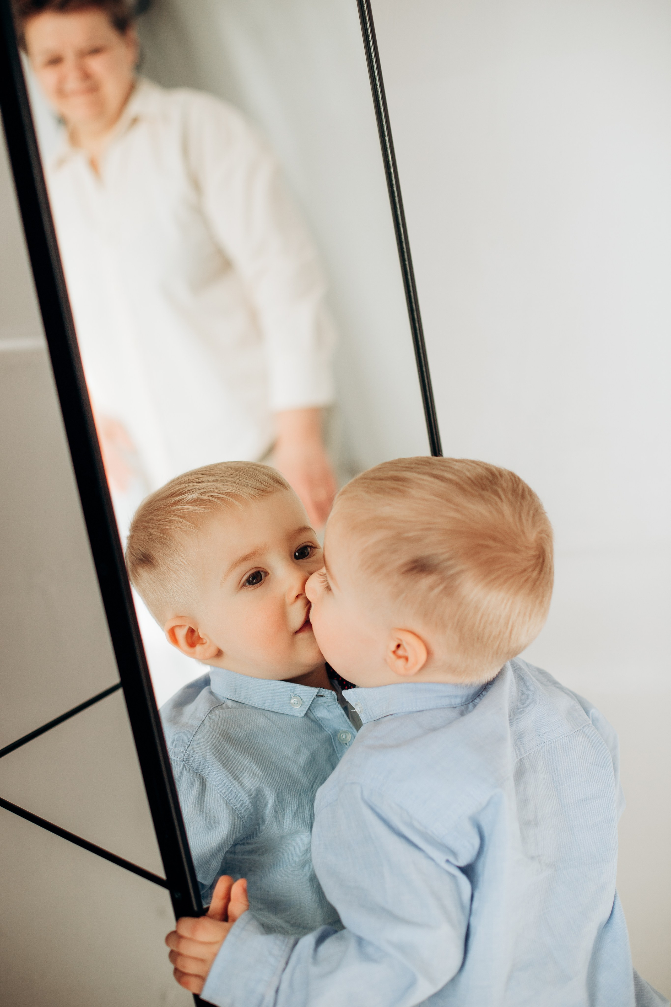 Аня, Ира и Миша. Главная