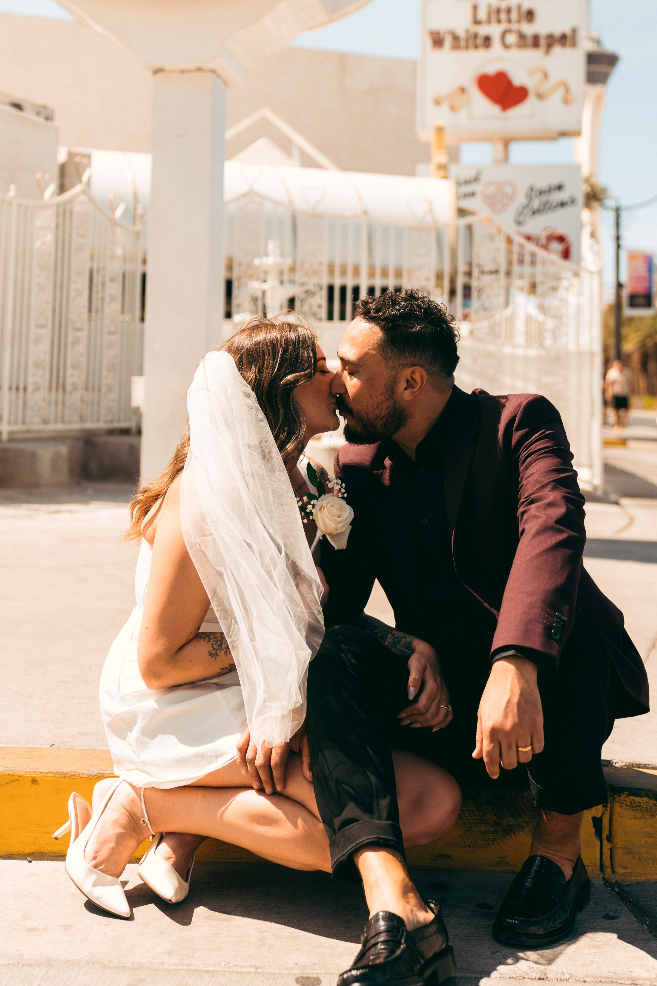 Erin&Jonathan. Wedding & elopement photographer Viktoriya Kravtsov. Las Vegas