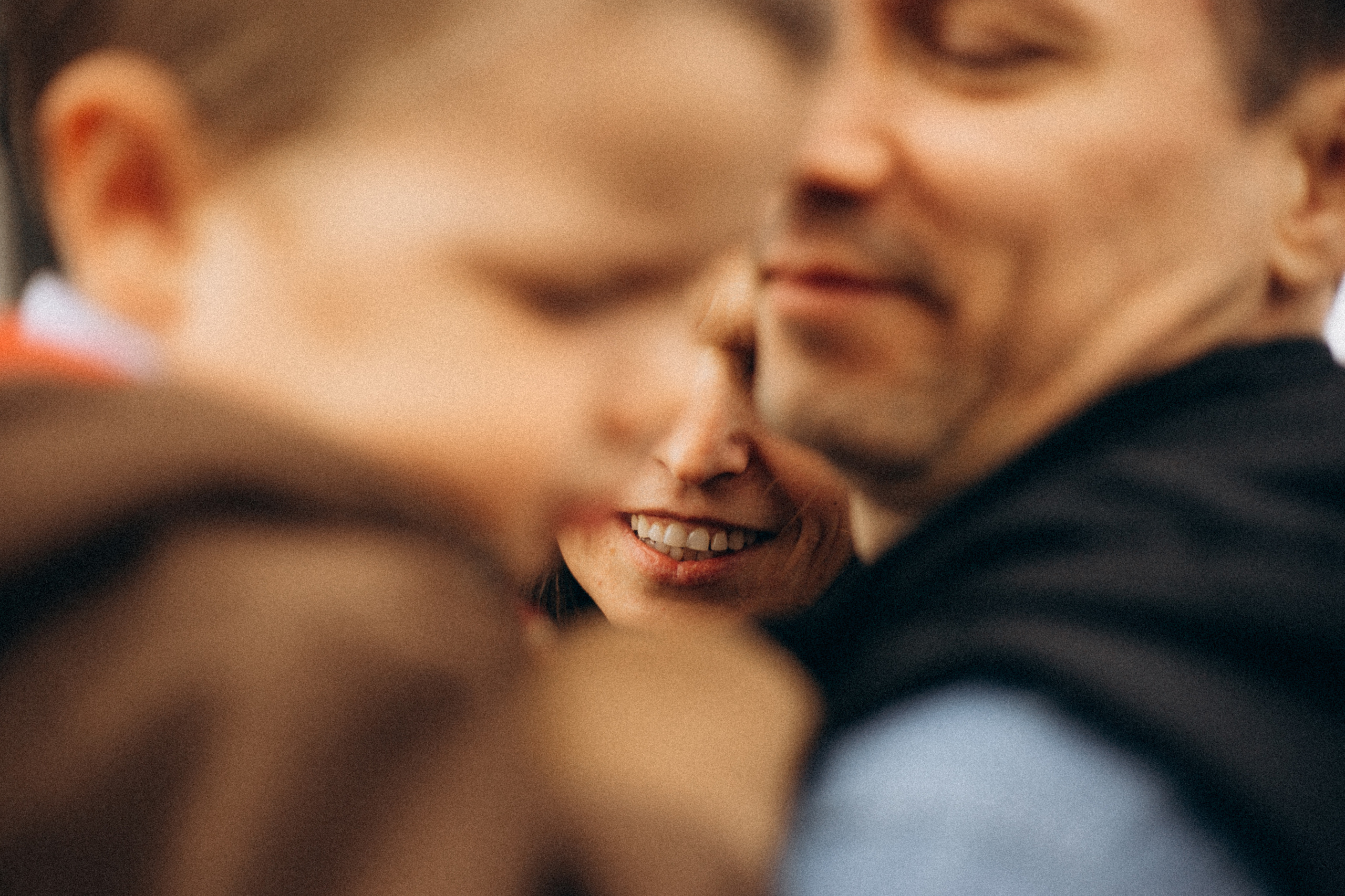 Когда мнго любви, много детей, много счастья