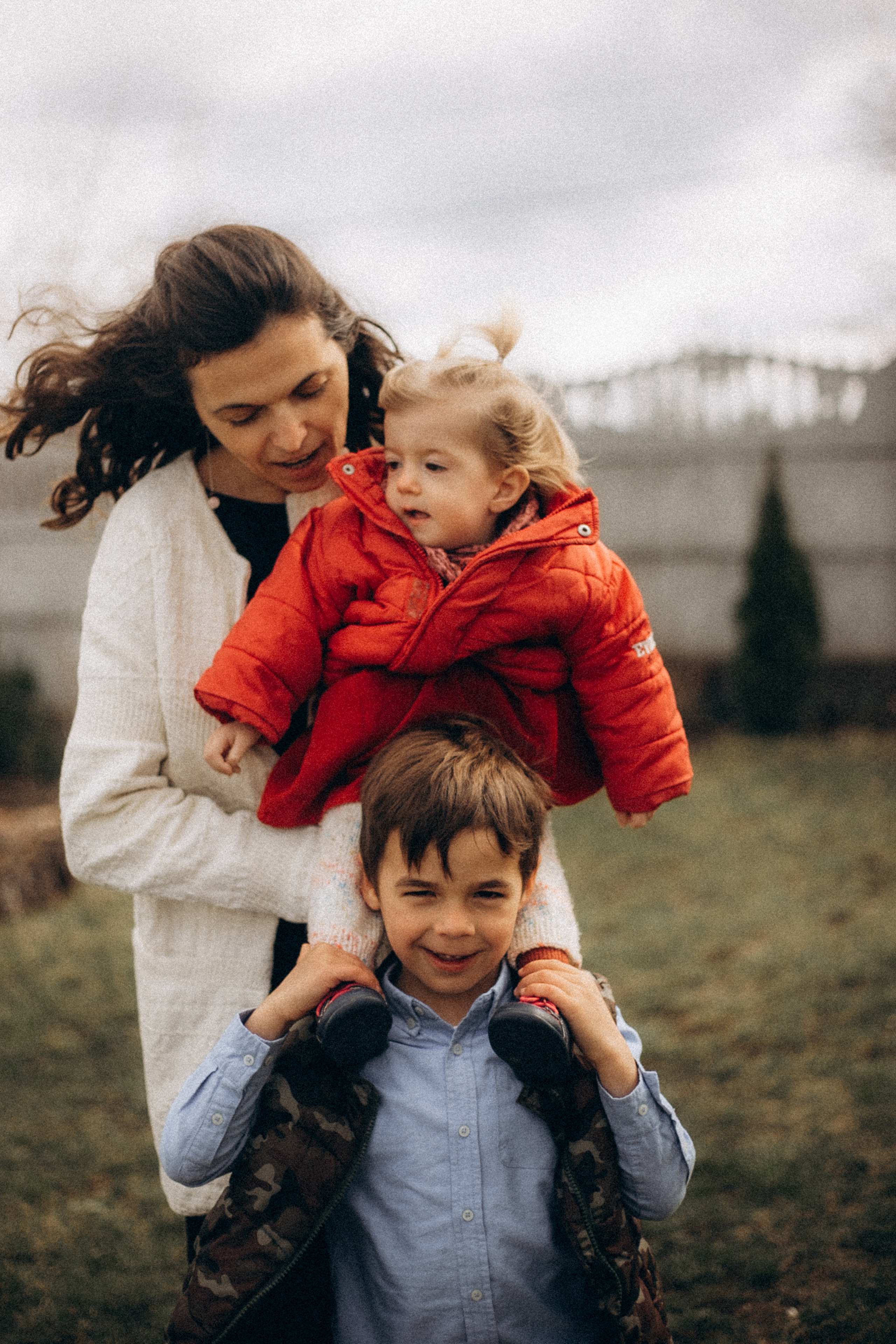 Когда мнго любви, много детей, много счастья