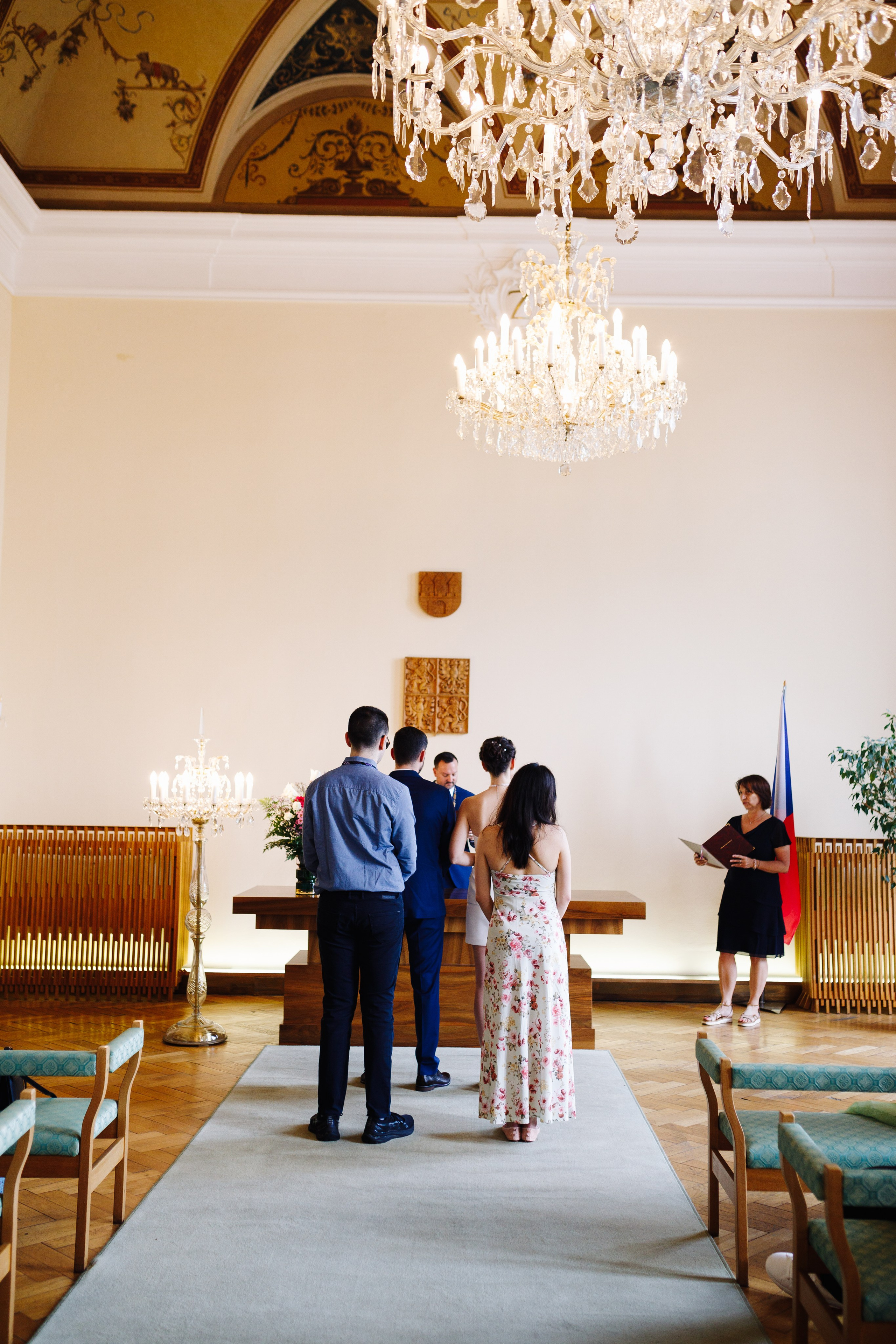 Alena wedding. Photographer in Prague for tourists