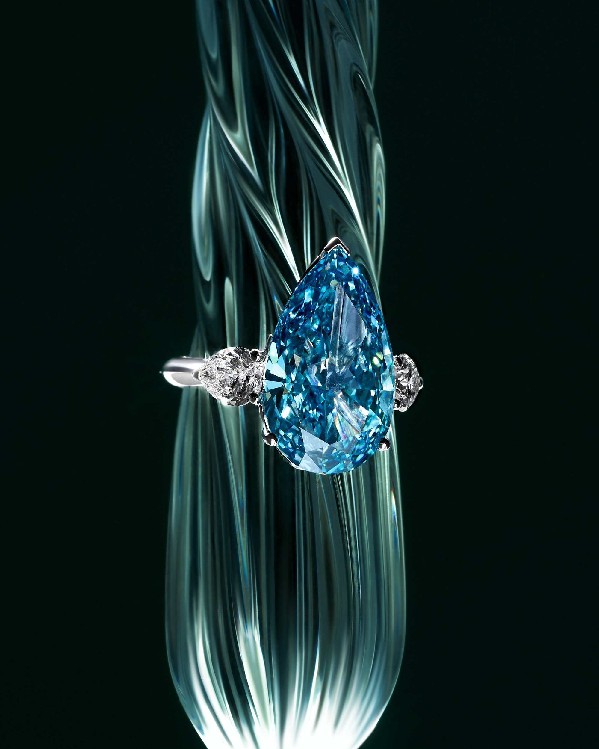 JEWELLERY. Fashion and advertising photographer Alina Mikhalkovich Dubai