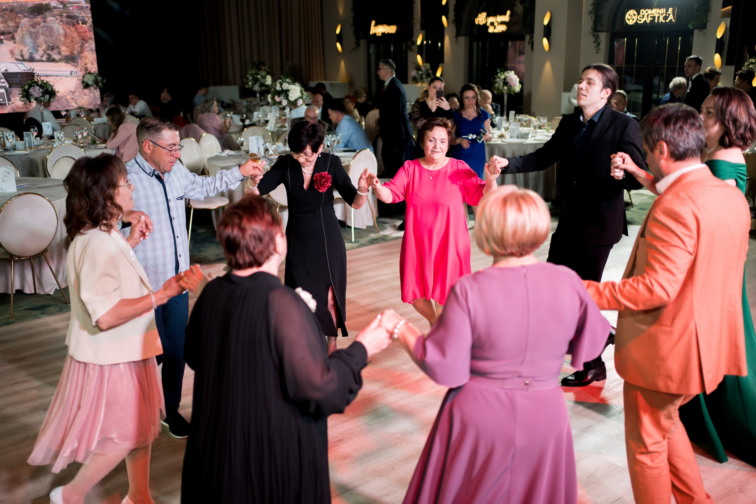 PARTY. Gabriel Florea — Fotograf nuntă București