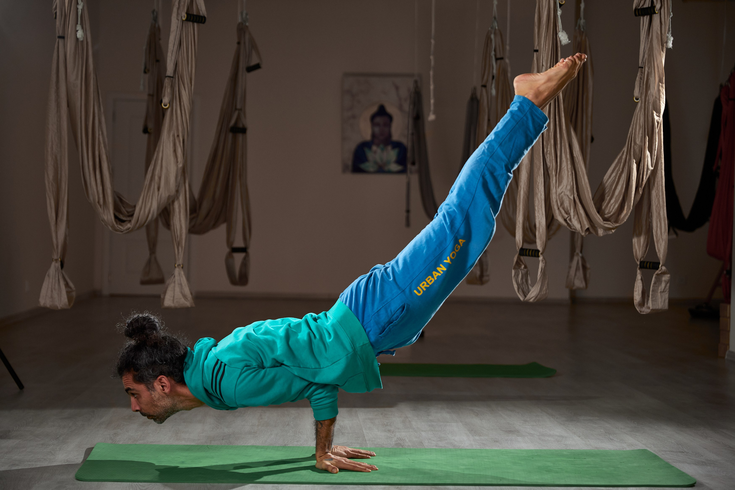 Практика в Yoga Shahi Center. Photographer in Baku Kamran Enceladus