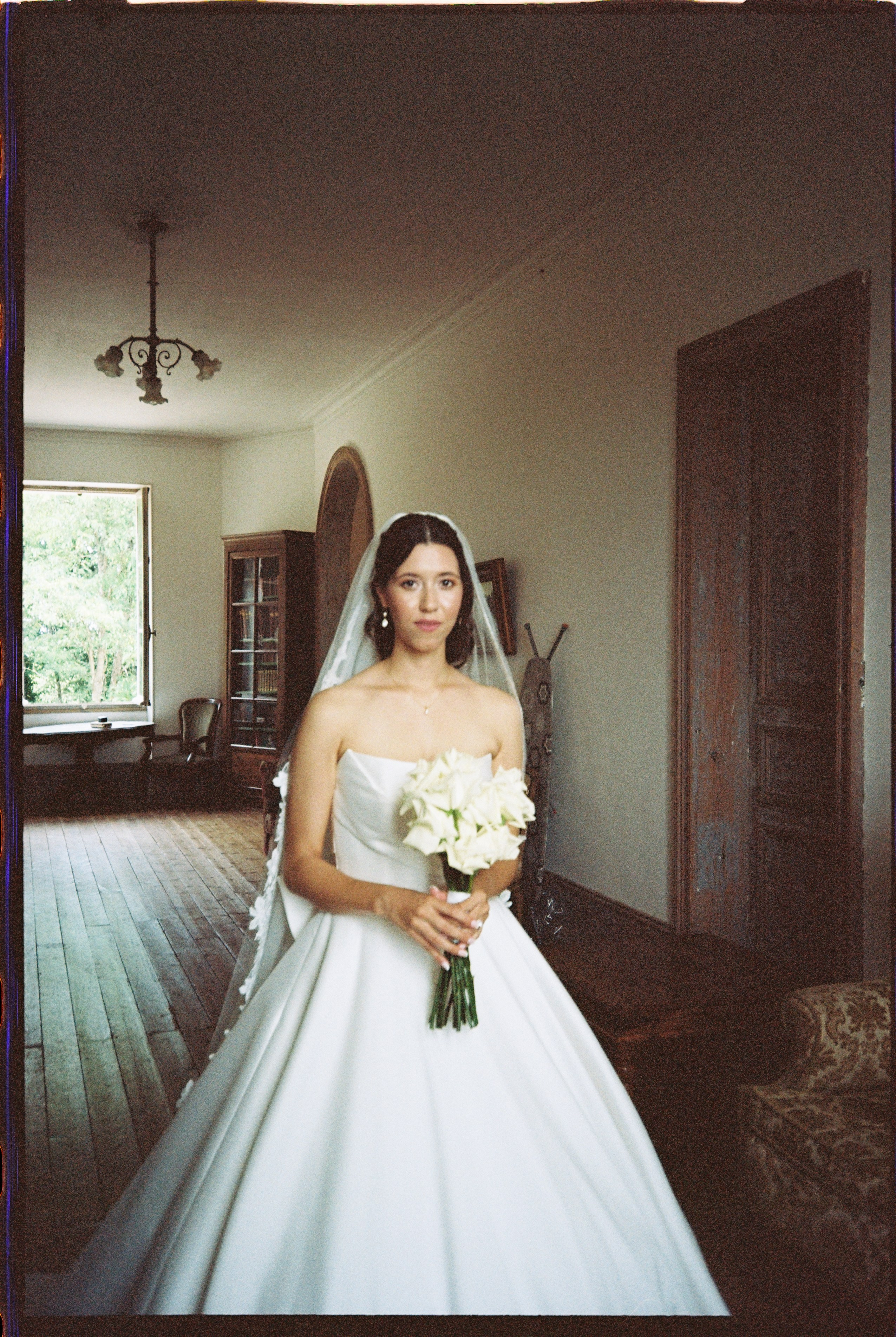 Wedding in a French Château | Destination Wedding Photography. Wedding photographer in Italy
