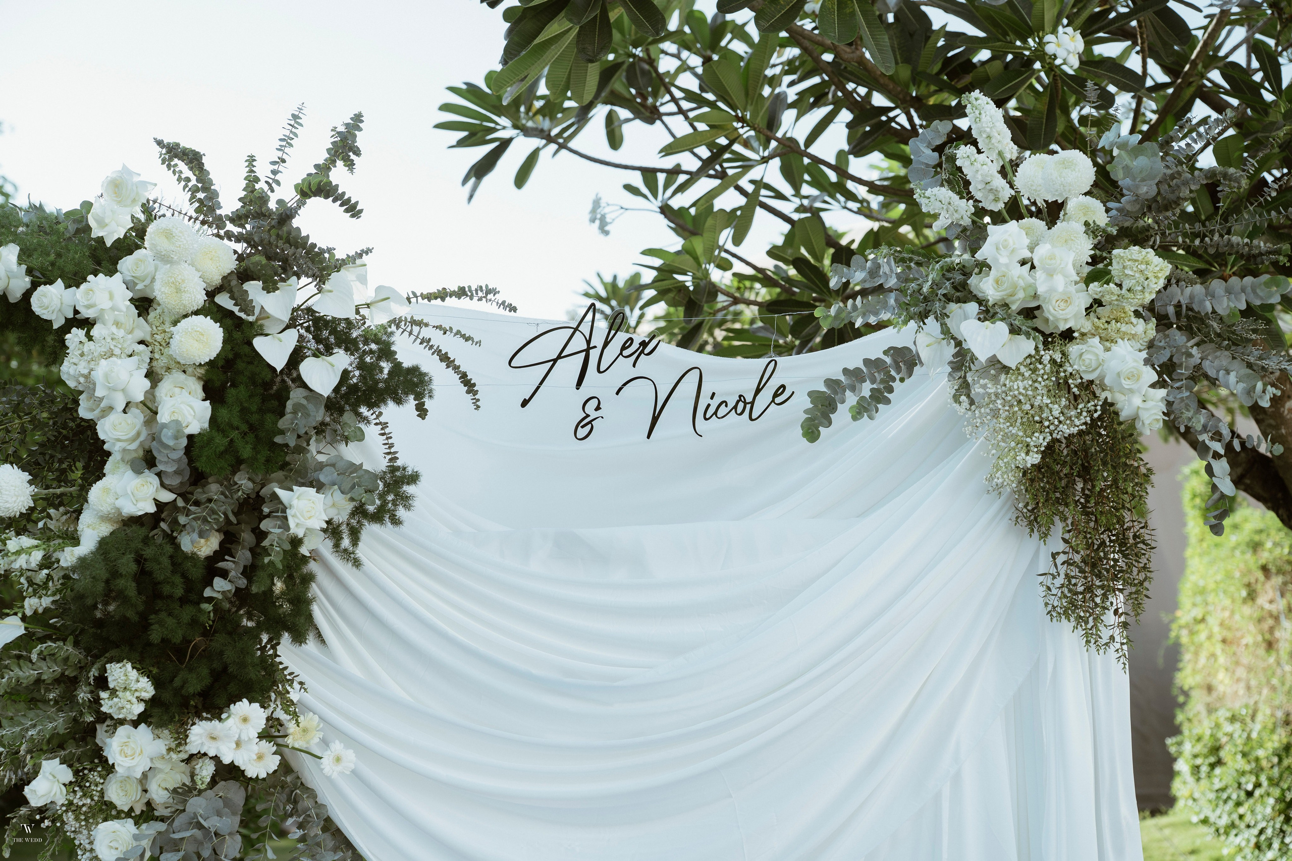 ALEX & NICOLE. WEDDING PHOTOGRAPHER IN VIETNAM