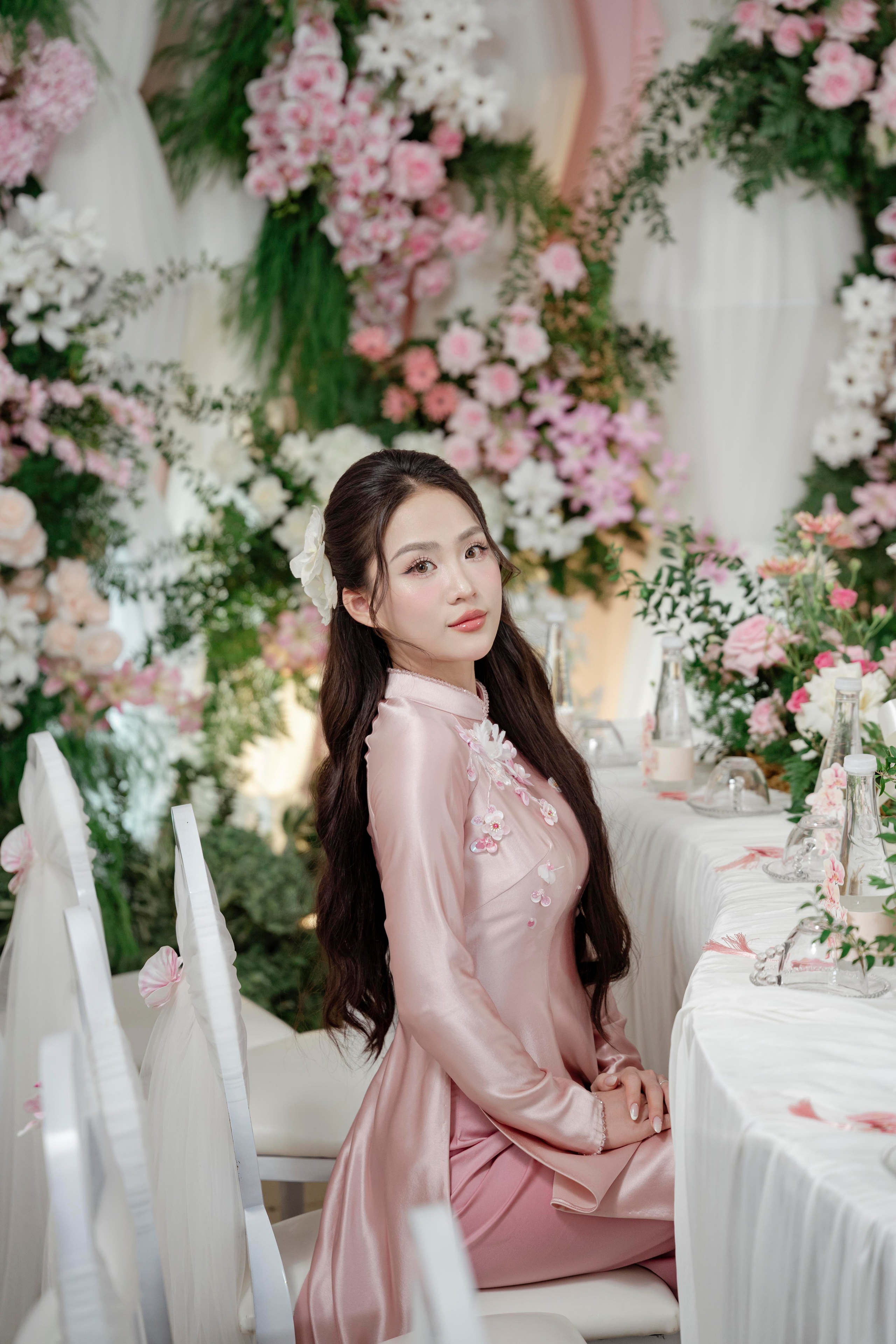 LINH & HUYEN. WEDDING PHOTOGRAPHER IN VIETNAM