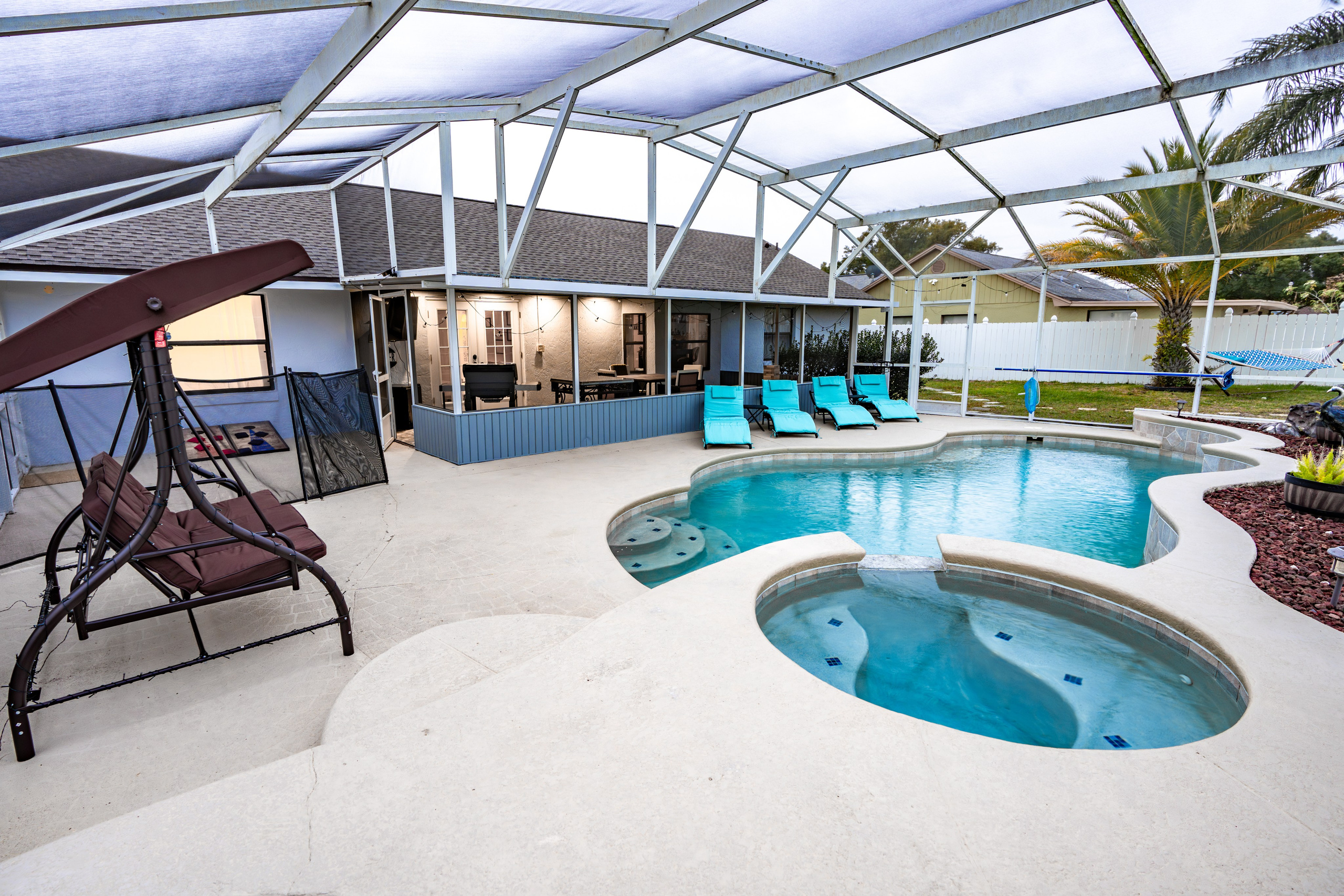 The house is for Rent AirBNB: https://ru.airbnb.com/rooms/1023445326769536774?_set_bev_on_new_domain=1702356155_MDFhNDI0ZDdjMDhj&source_impression_id=p3_1702356155_K3LTjNJeF83QUyI0