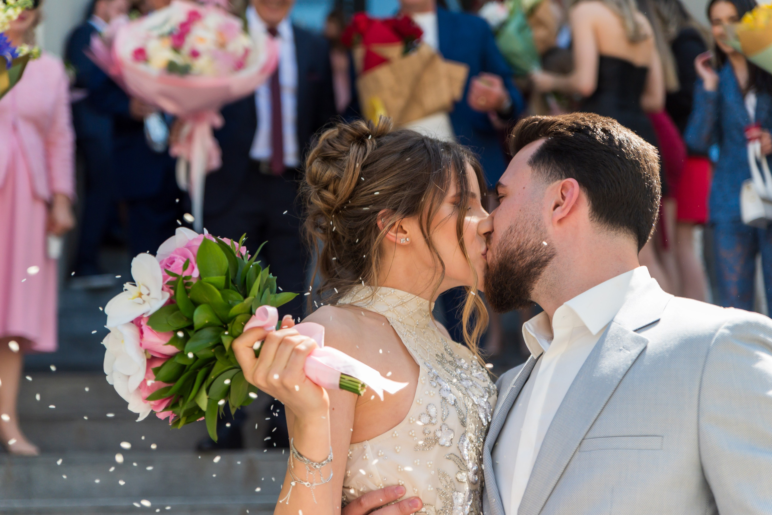 Cununie civilă piața Amzei. Wedding photographer from Bucharest Eugen Elisei