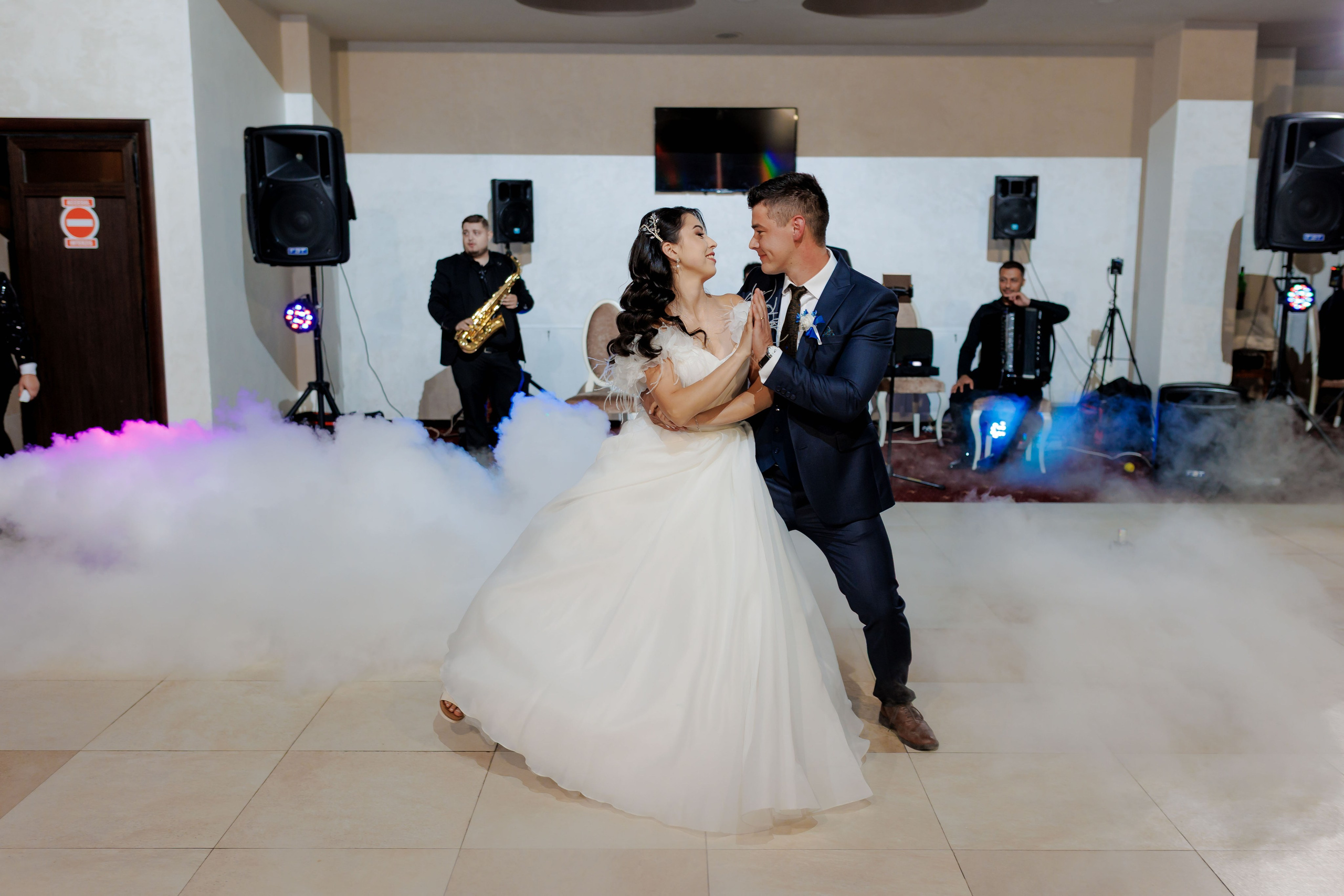 Loredana & Emilian – Ziua Nunții | Videografie - fotografie Botez Suceava, Iași, Botoșani. Servicii foto-video profesionale, pentru momente de neuitat