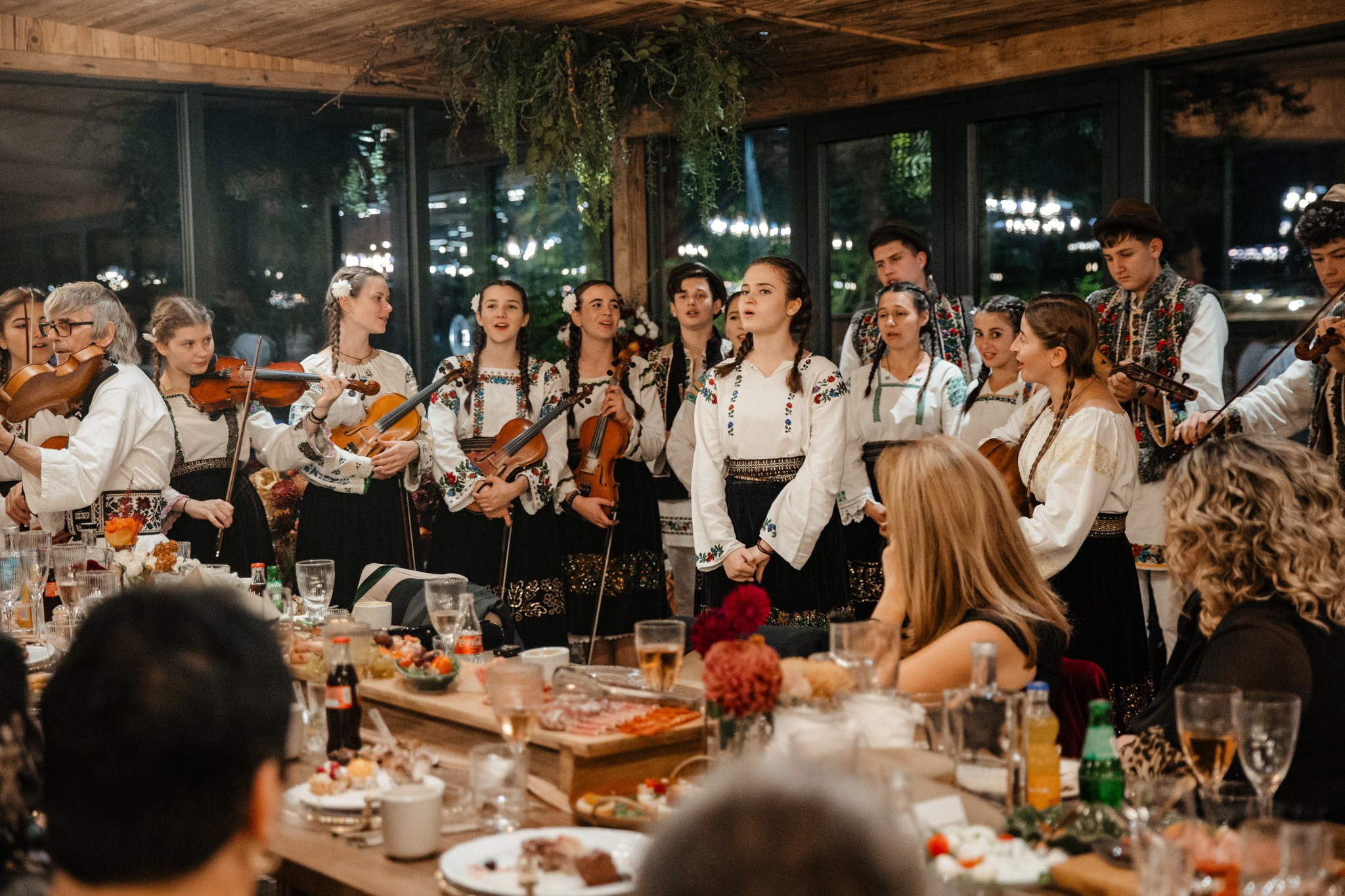 Nunta de Poveste la Sucevița: Cristi și Andreea. Servicii foto-video profesionale, pentru momente de neuitat