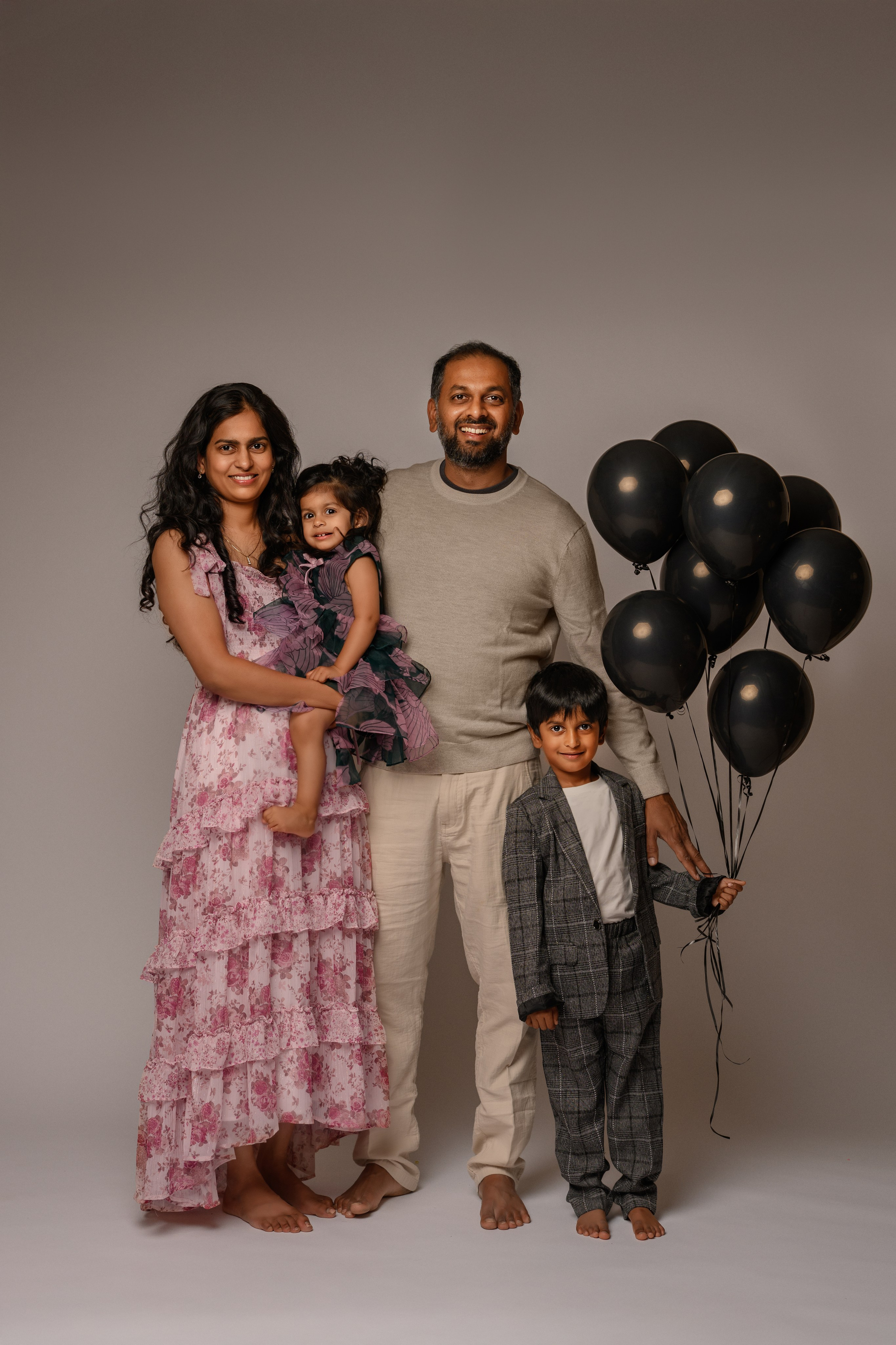 Mounica’s family. Wedding & portrait photography in the Seattle Area. Helen Michelle photographer