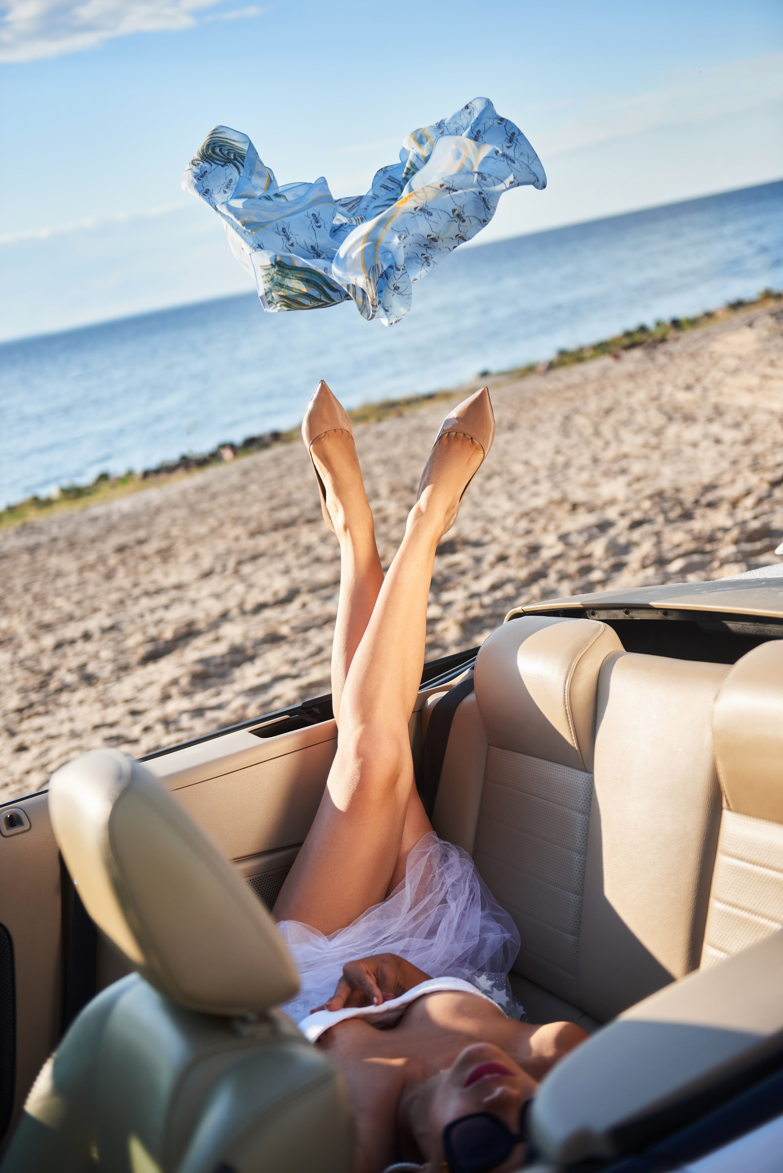 Dolya. Minimalist brand photographer & videographer | Raw sincerity. Pure Form