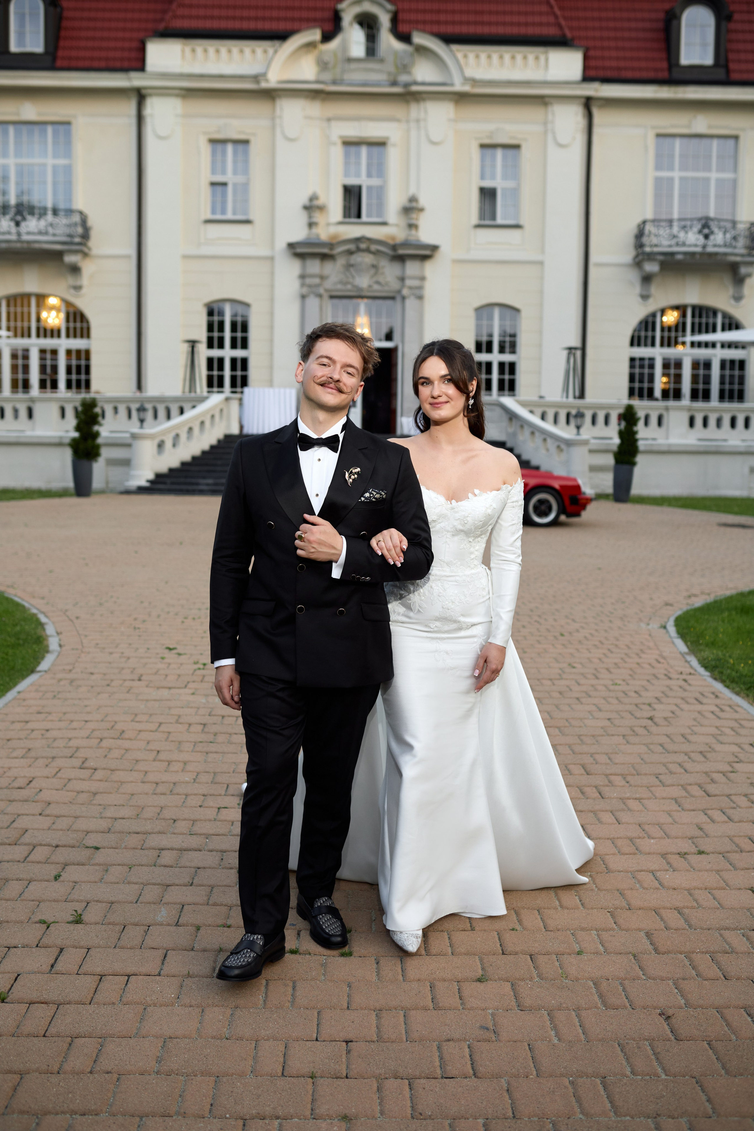 Wiktoria & Kacper. Pałac Goetz. Fotograf ślubny i rodzinny w Krakowie Yana Klymova