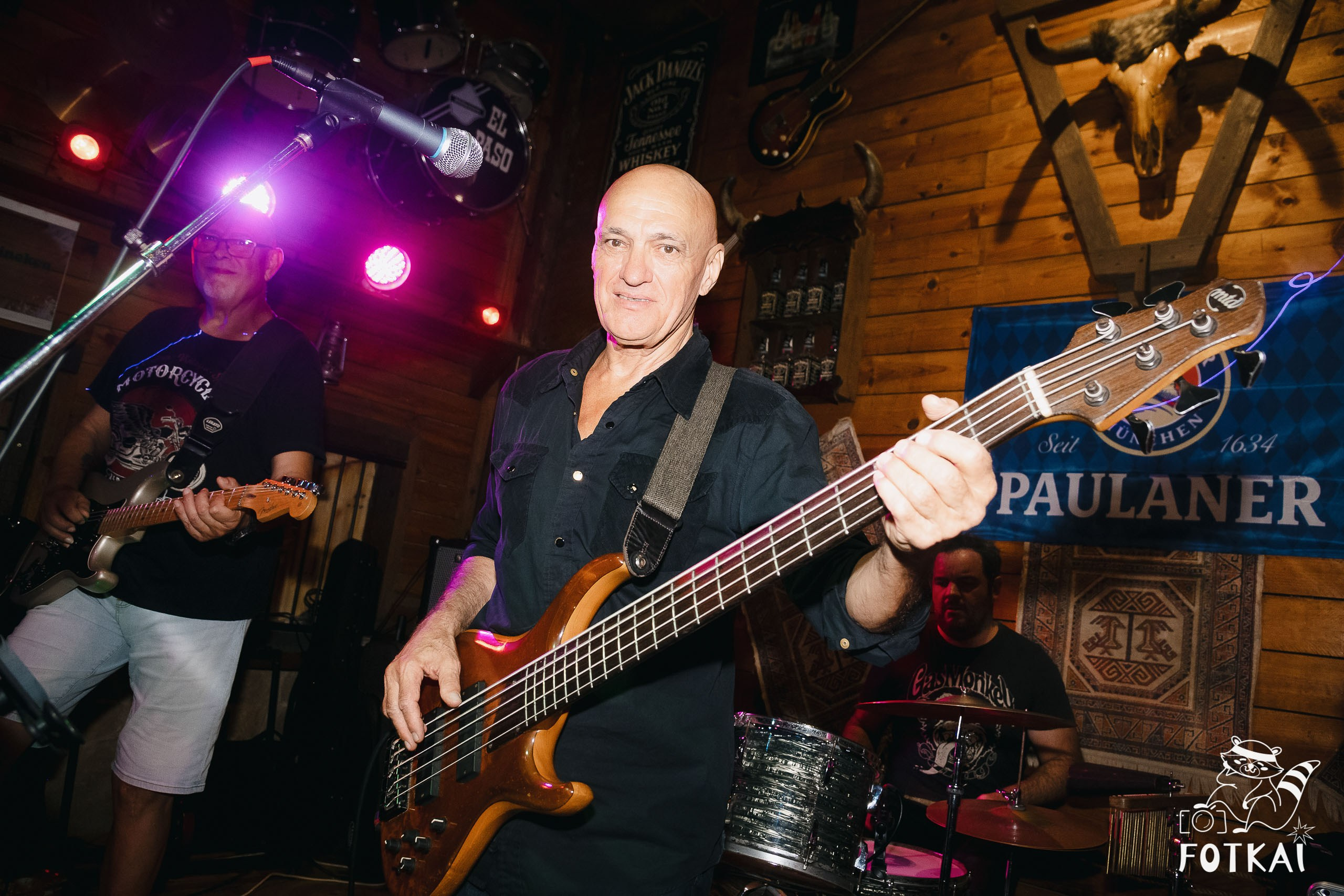 Фоторепортаж JAM Night в El Paso Bar, Torrevieja — живая музыка и атмосфера Коста-Бланки | FOTKAI