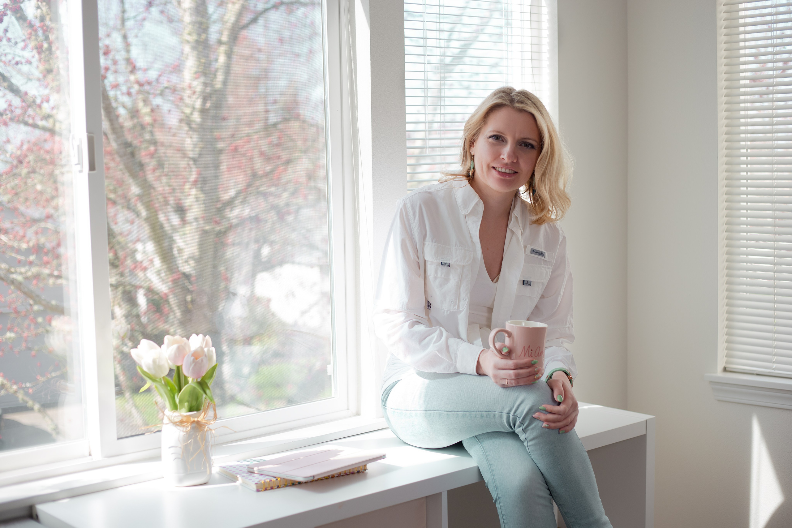 Studio Solo Portrait. YuAnna studio. Family & Kids Photographer in Seattle area, located in