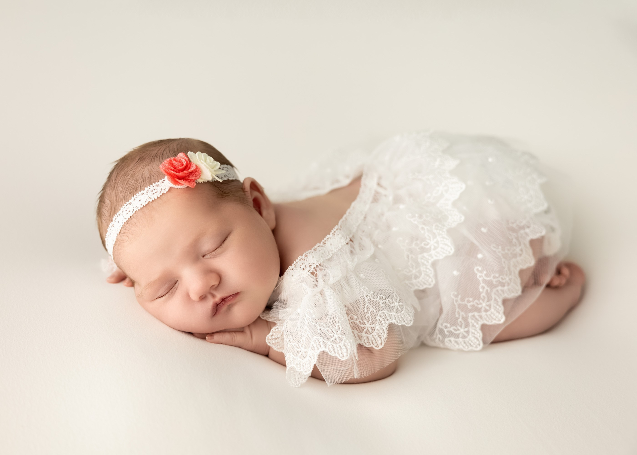 Newborn photos. Newborn photographer in Tampa Bay Area, FL