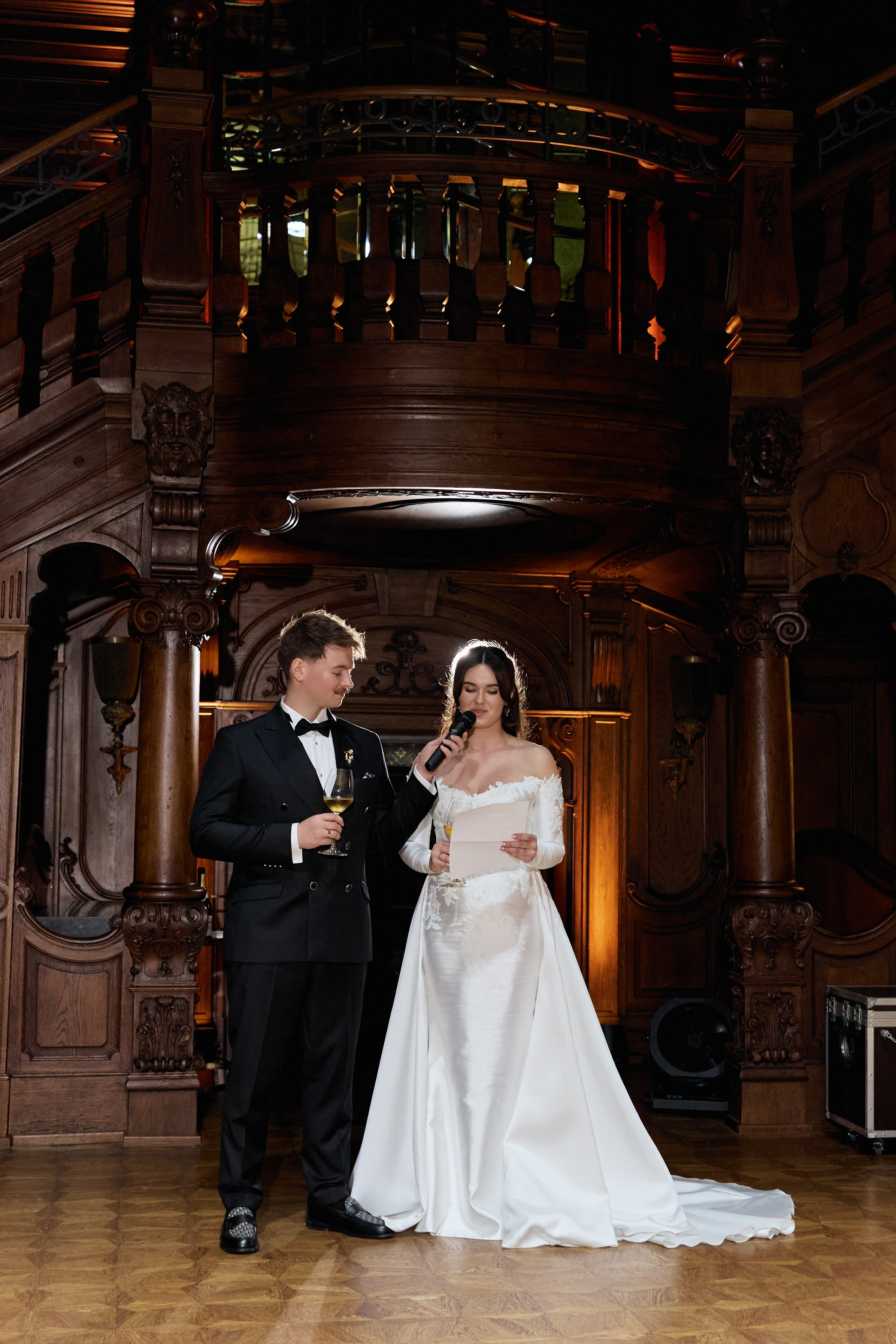 Wiktoria & Kacper. Pałac Goetz. Fotograf ślubny i rodzinny w Krakowie Yana Klymova