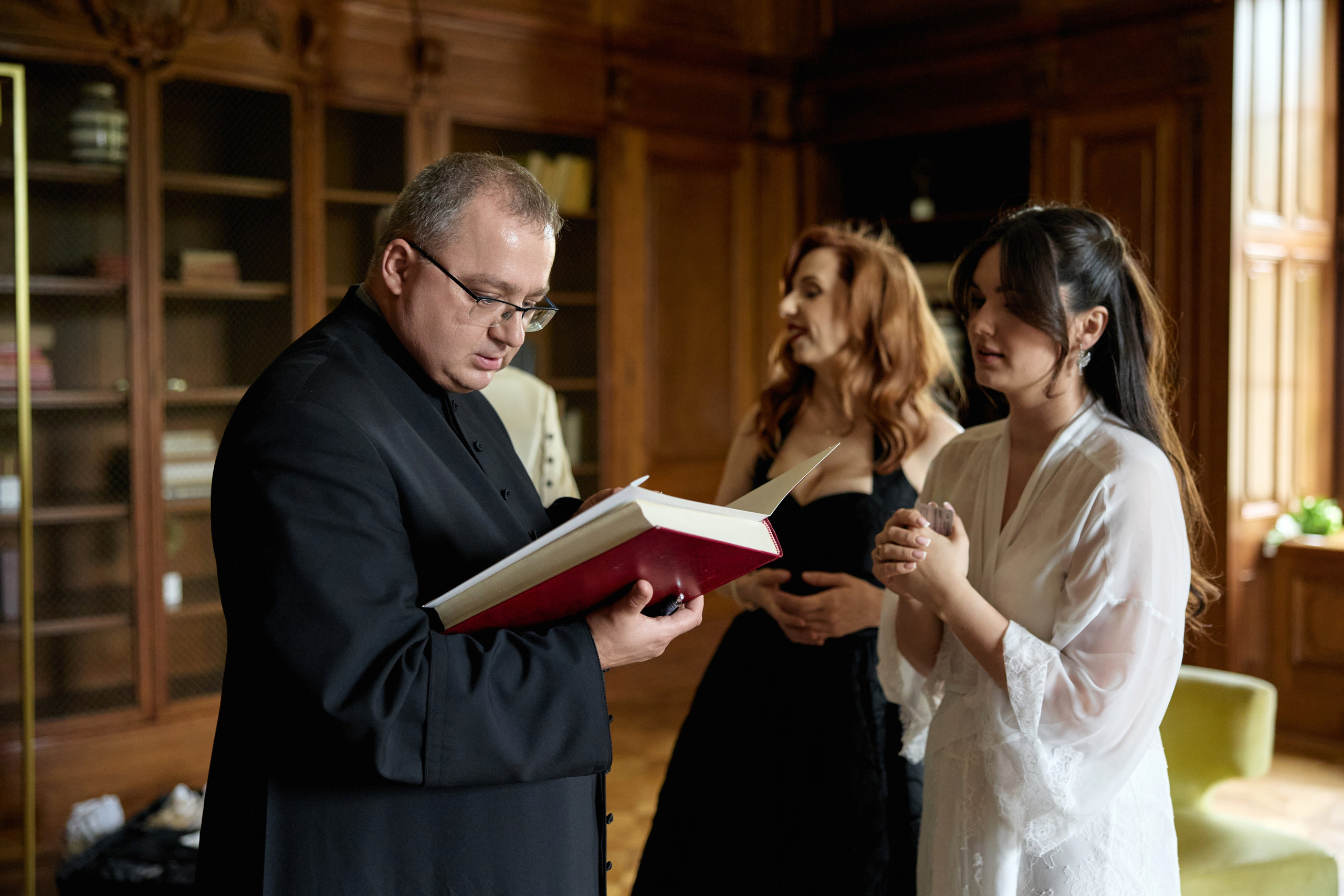 Wiktoria & Kacper. Pałac Goetz. Fotograf ślubny i rodzinny w Krakowie Yana Klymova