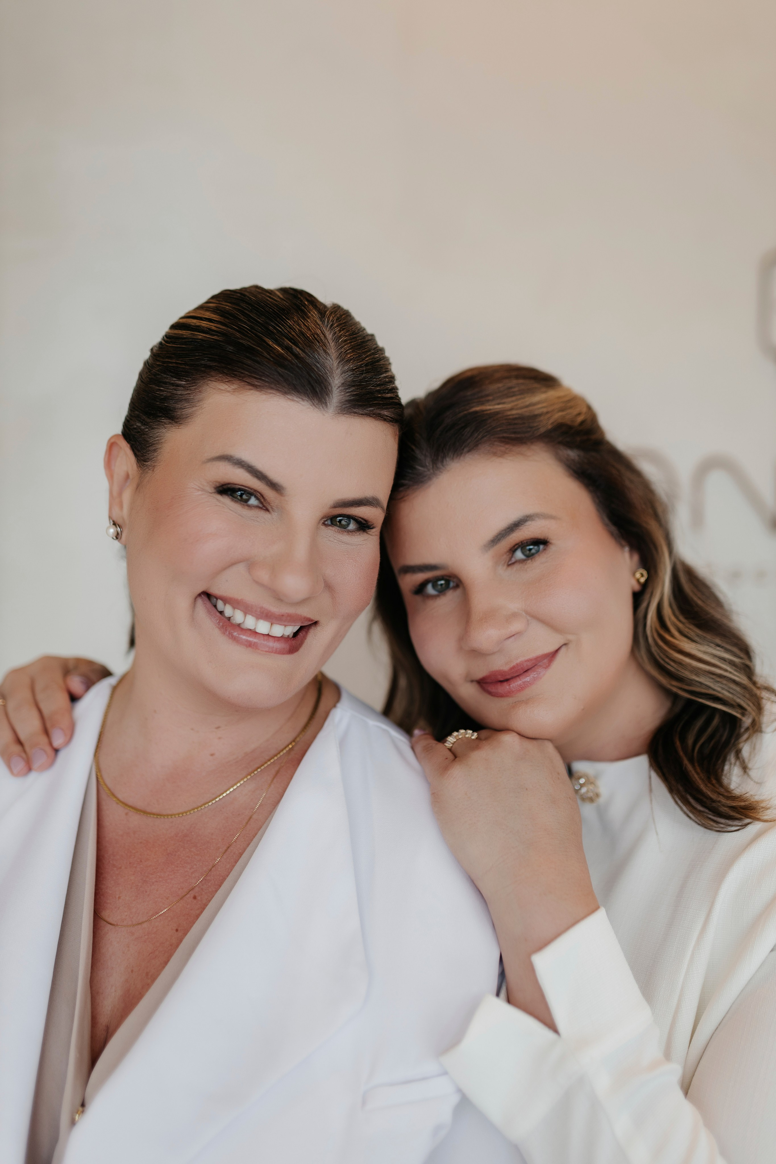 Dra. Adele & Dra. Aline | Dentistas. Coraafotografia.com