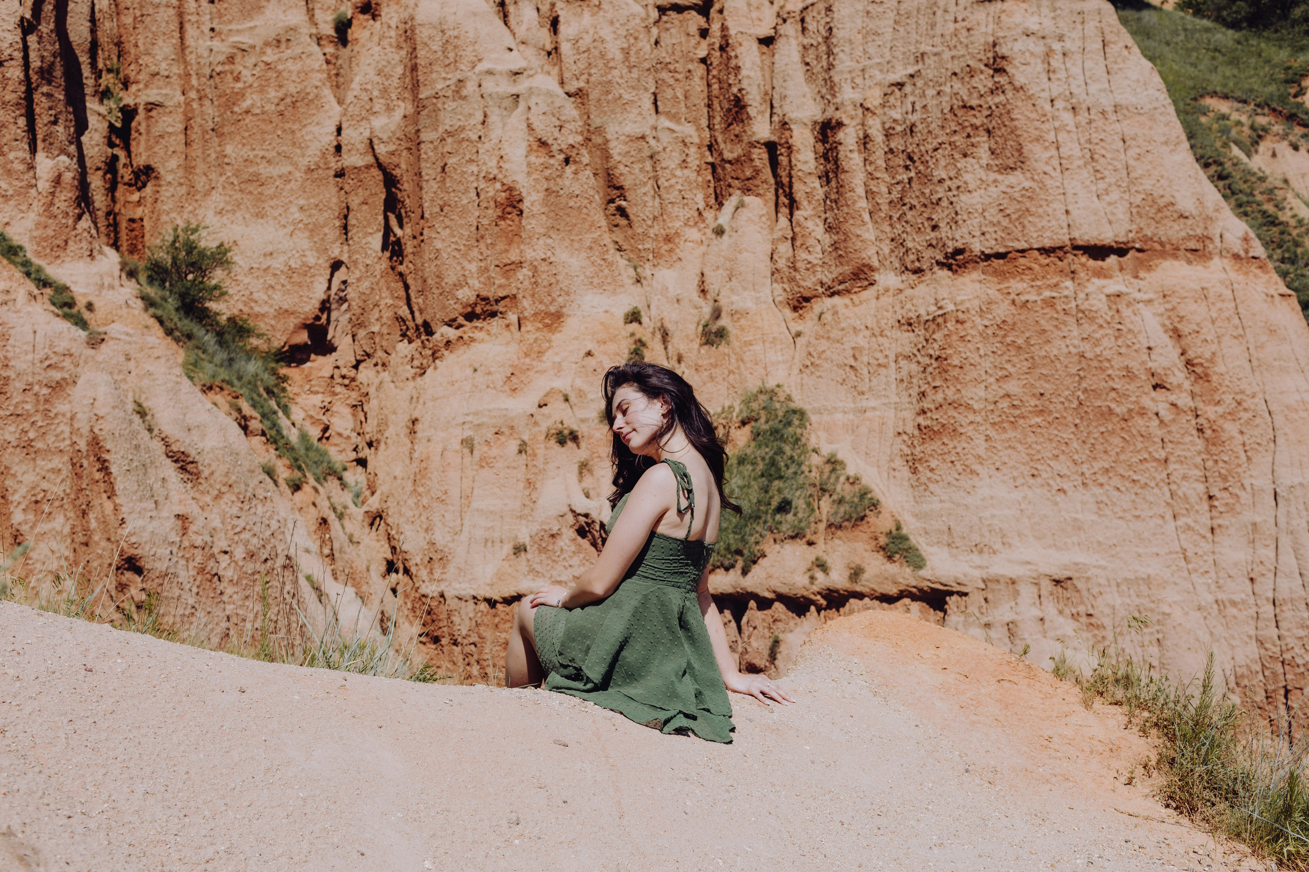 Ada. Wedding & couple photographer from Romania Rut Vetan