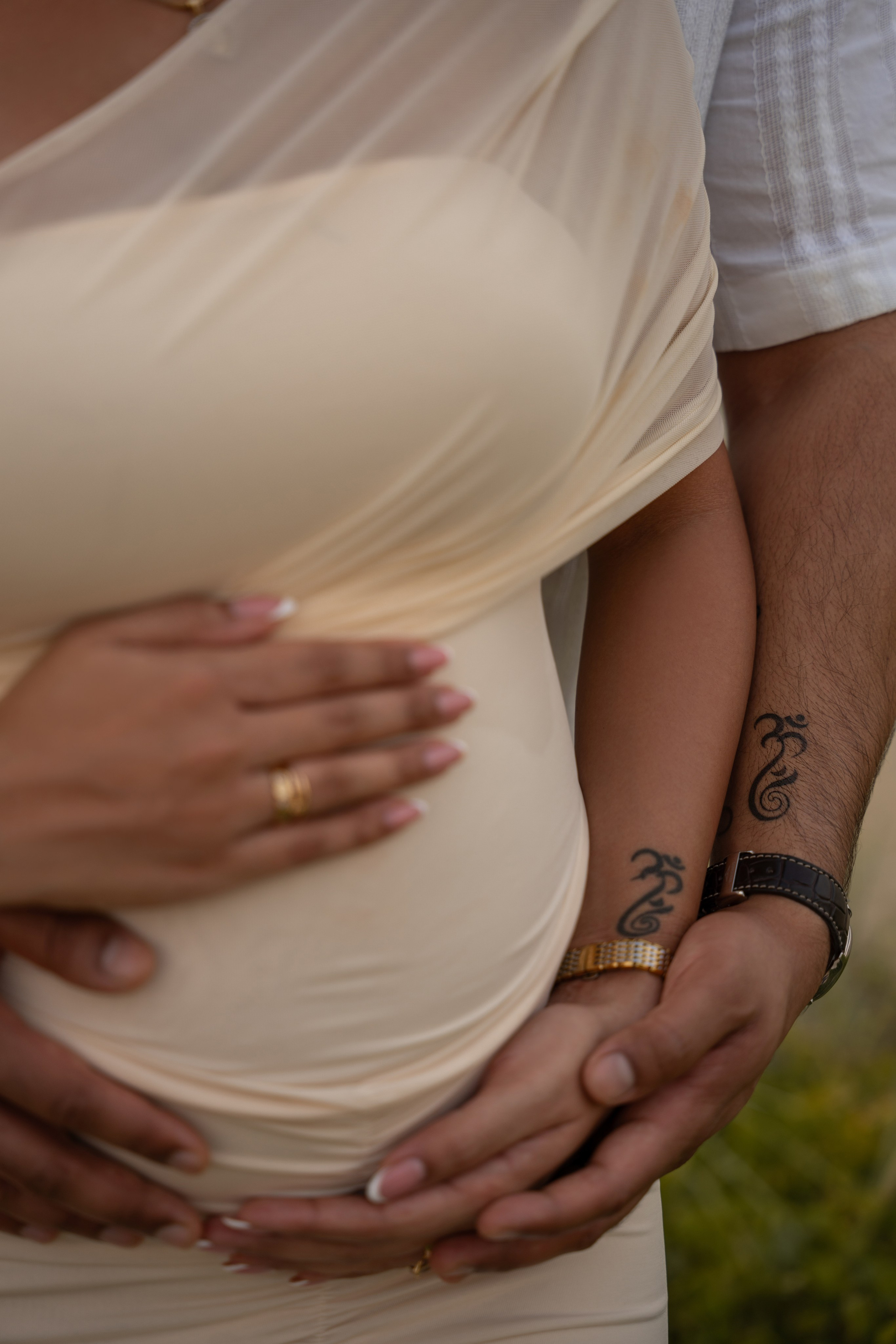 Sunset whispers: Boy or Girl?. Angela Iakovleva — Family Photographer in Dubai