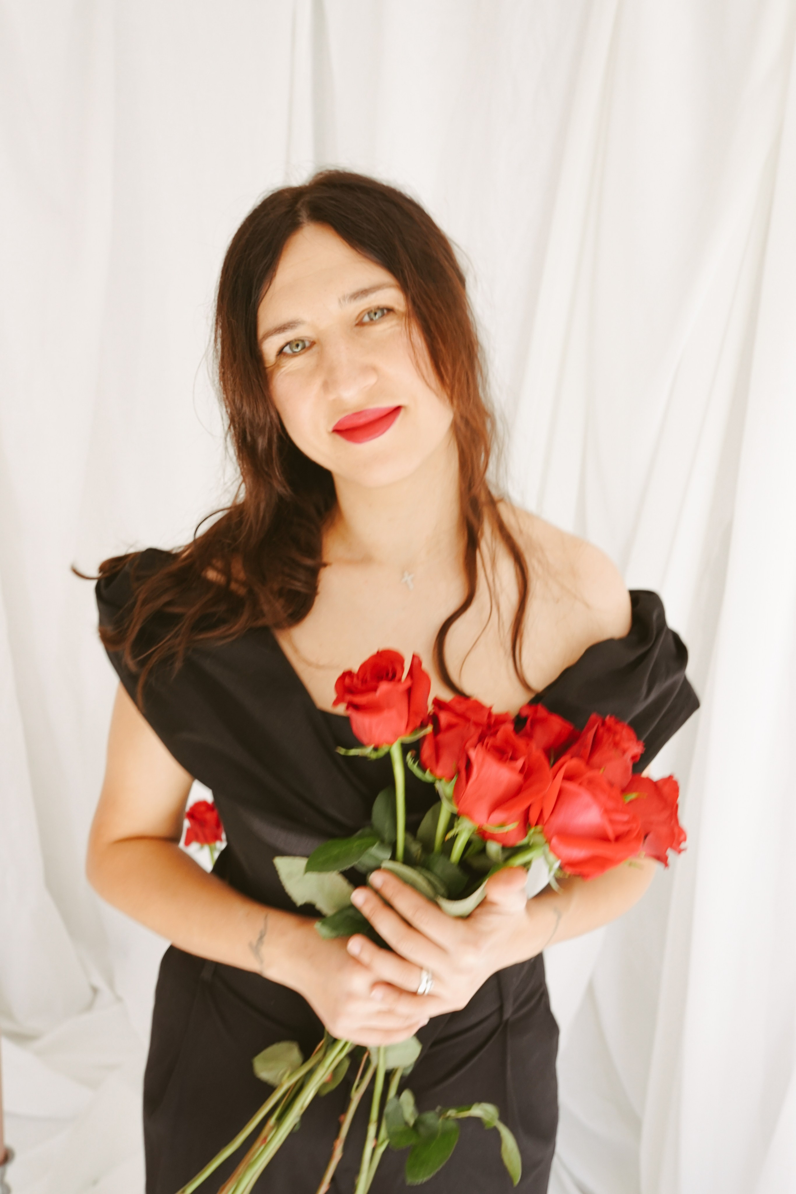 Fotografie de Portret Brașov | Artist Mădălina Beda. Madalina Beda- Artist vizual, fotograf, doula la nastere, consultant babywearing Brasov si in toata tara