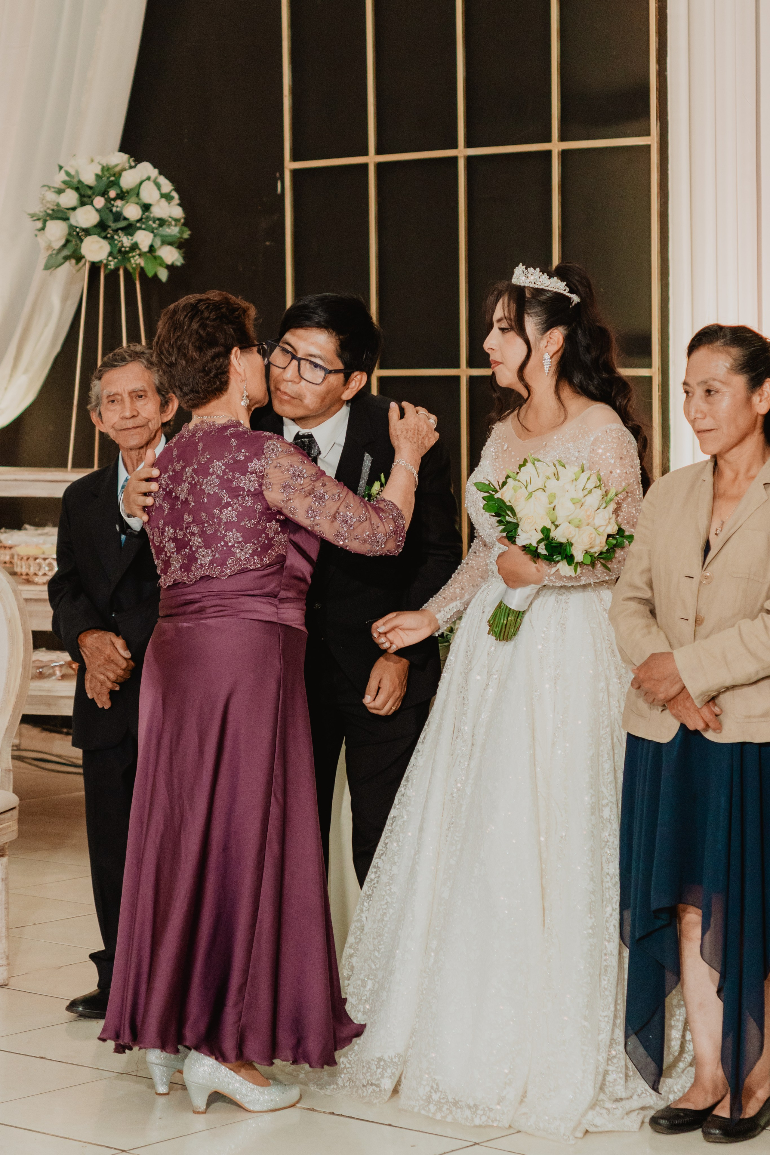 FERNANDO + MARIBEL | BODA RELIGIOSA. Studio KVTA | Fotografía y Video de Bodas en Arequipa