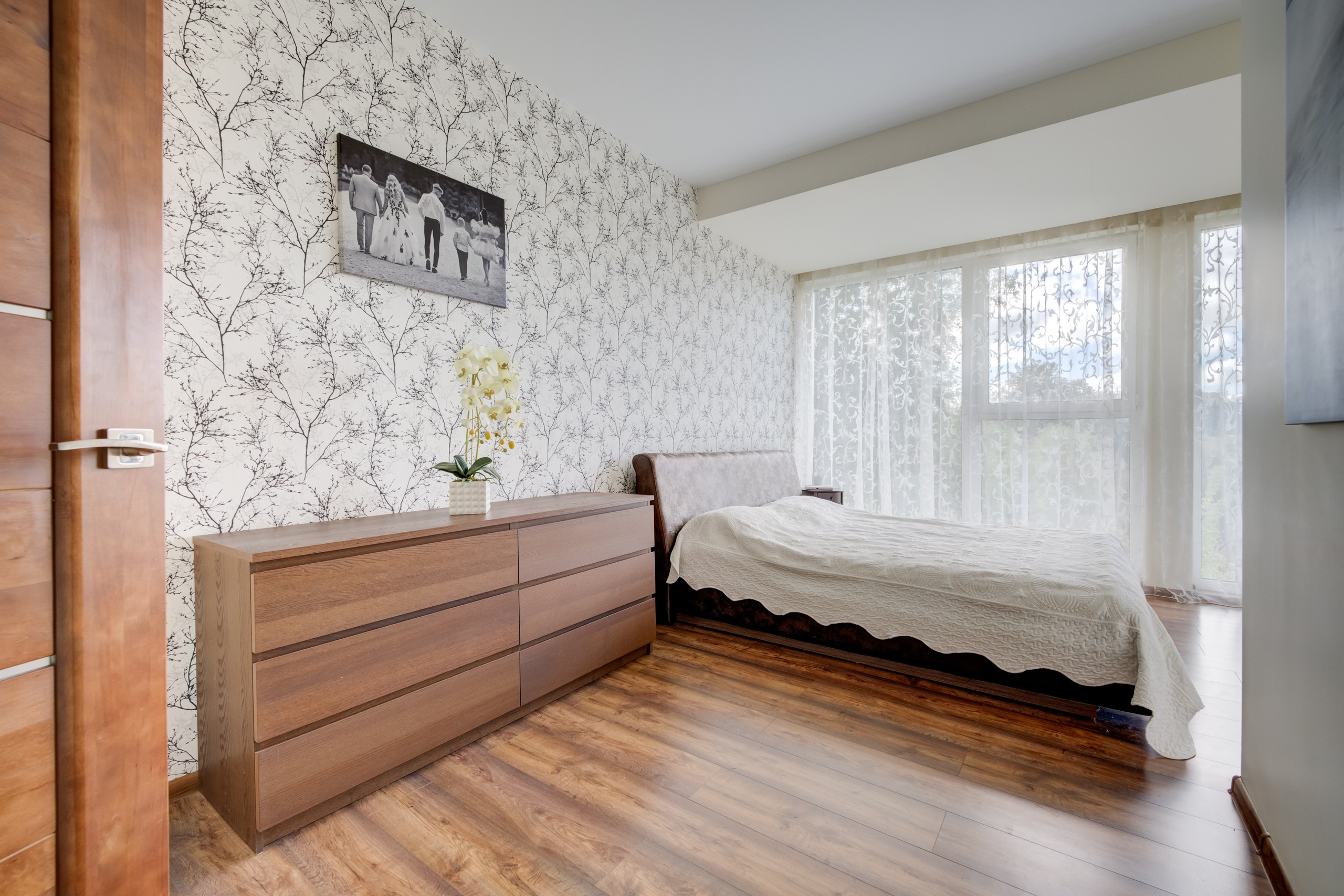 Sadyba Vinliaus r. prie ežero. Elina Sapiega fotografė Vilniuje