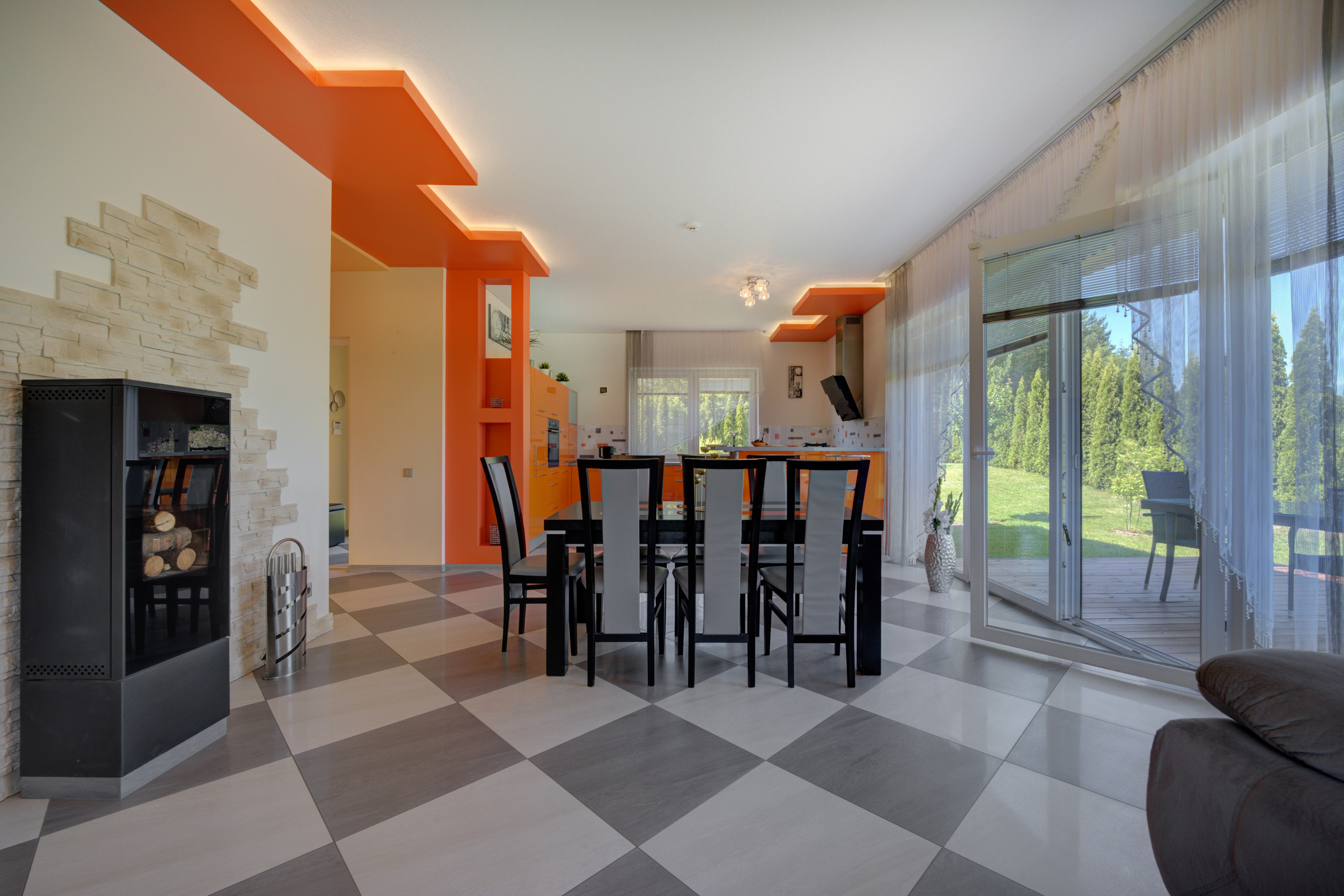 Žudiškių k. Ežero g. 70, Rešes sen. Elina Sapiega fotografė Vilniuje