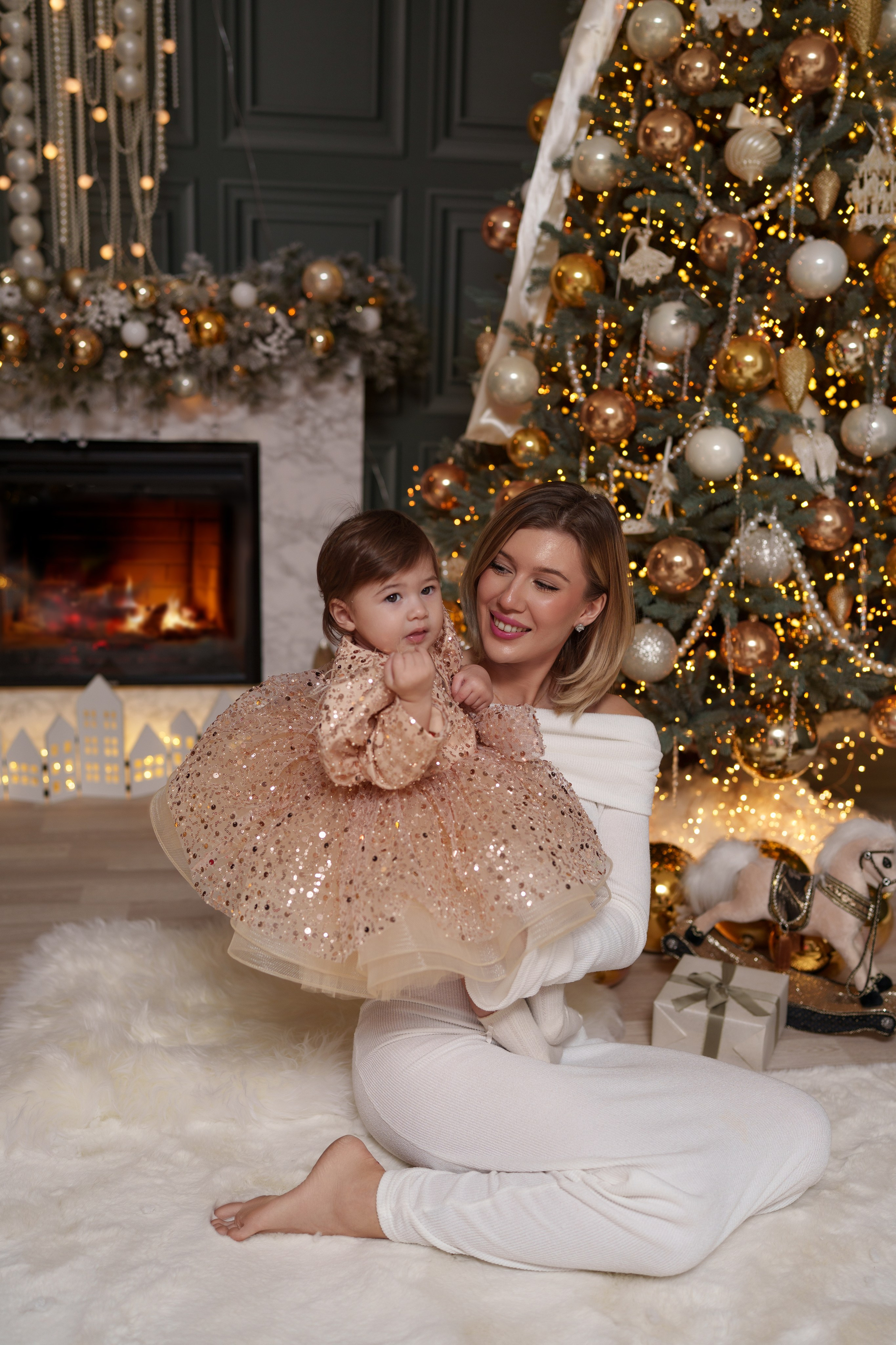 Weihnachtsfotoshootings. Anna, Fotografin aus Wien, Österreich. Ich fotografiere in folgenden Genres: Babybauch-, Familien-, Mode- und Weihnachtsfotografie