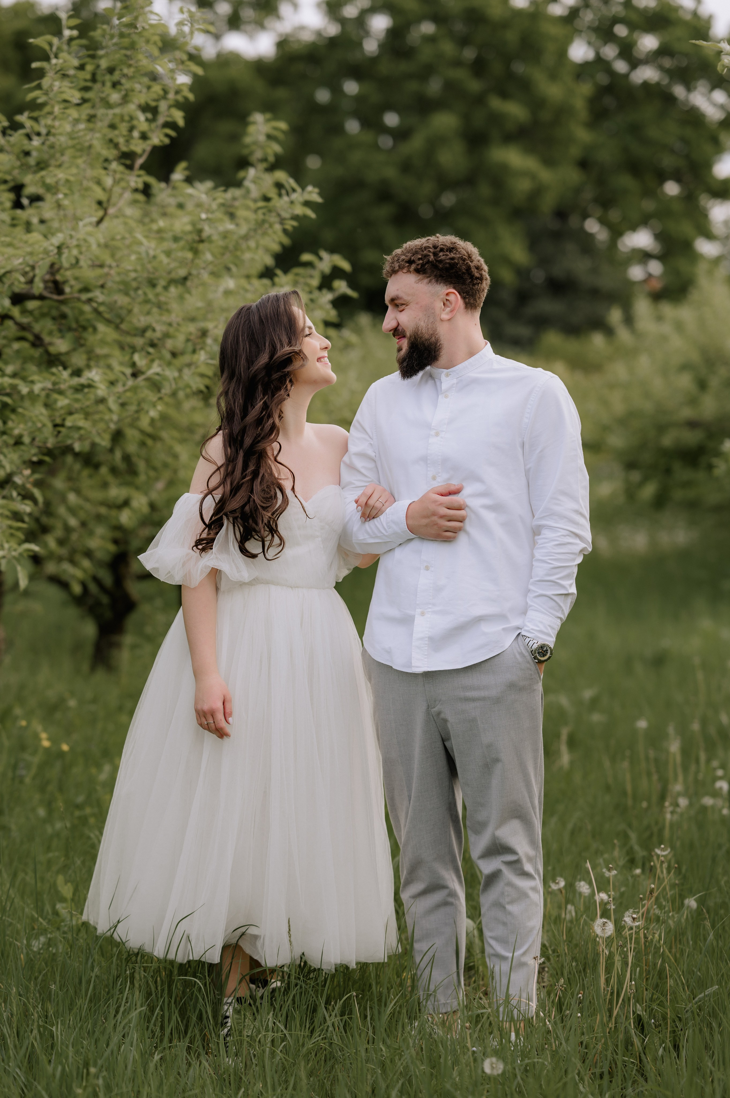 Magda + Andrei | Lovers in the garden. Proud Vision Weddings | Wedding Photography & Film — Servicii profesionale Foto Video Nunta Iasi