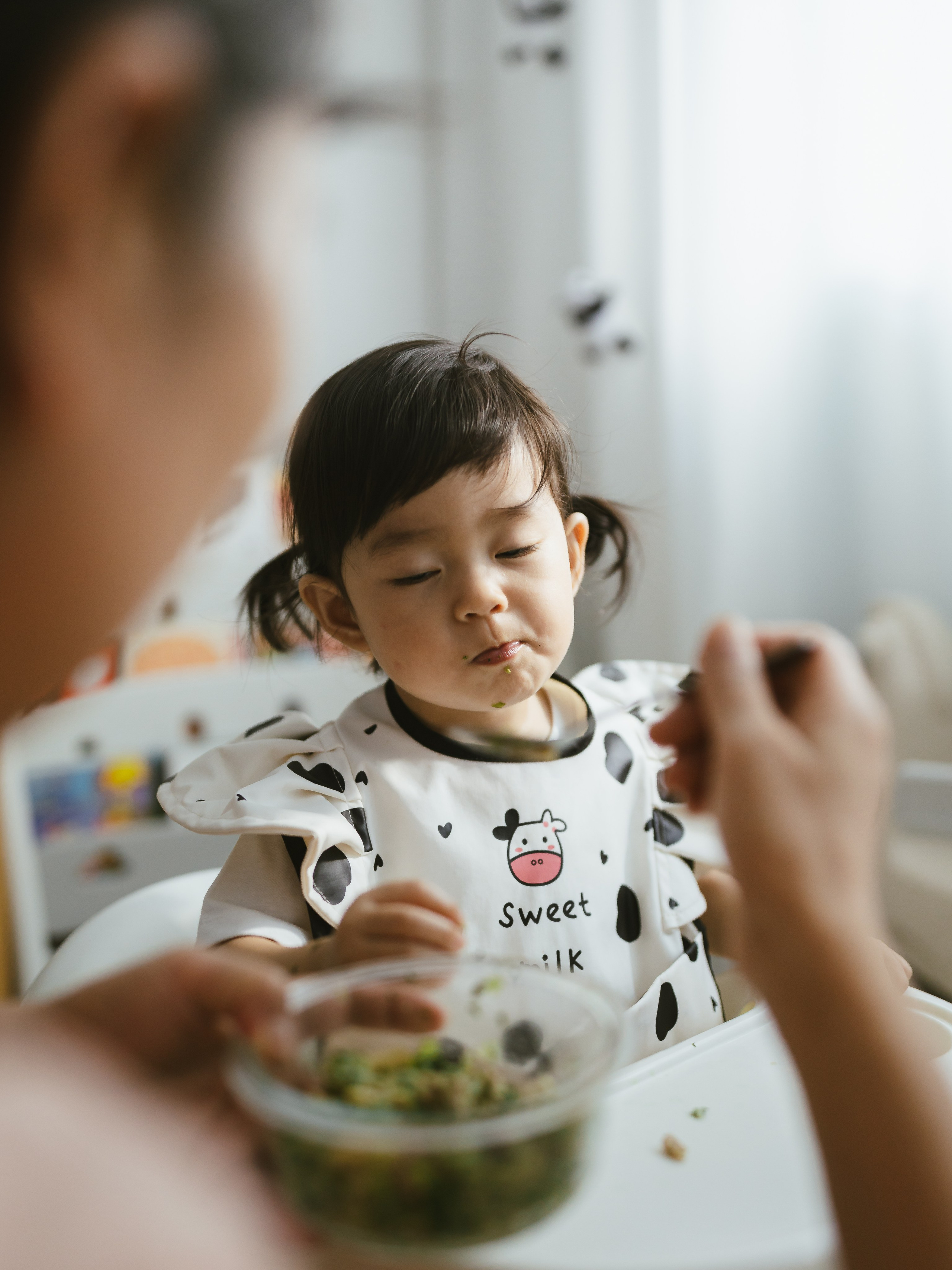 A photo shoot of an adorable 1.5-year-old girl. Shanghai Family Photographer Dora