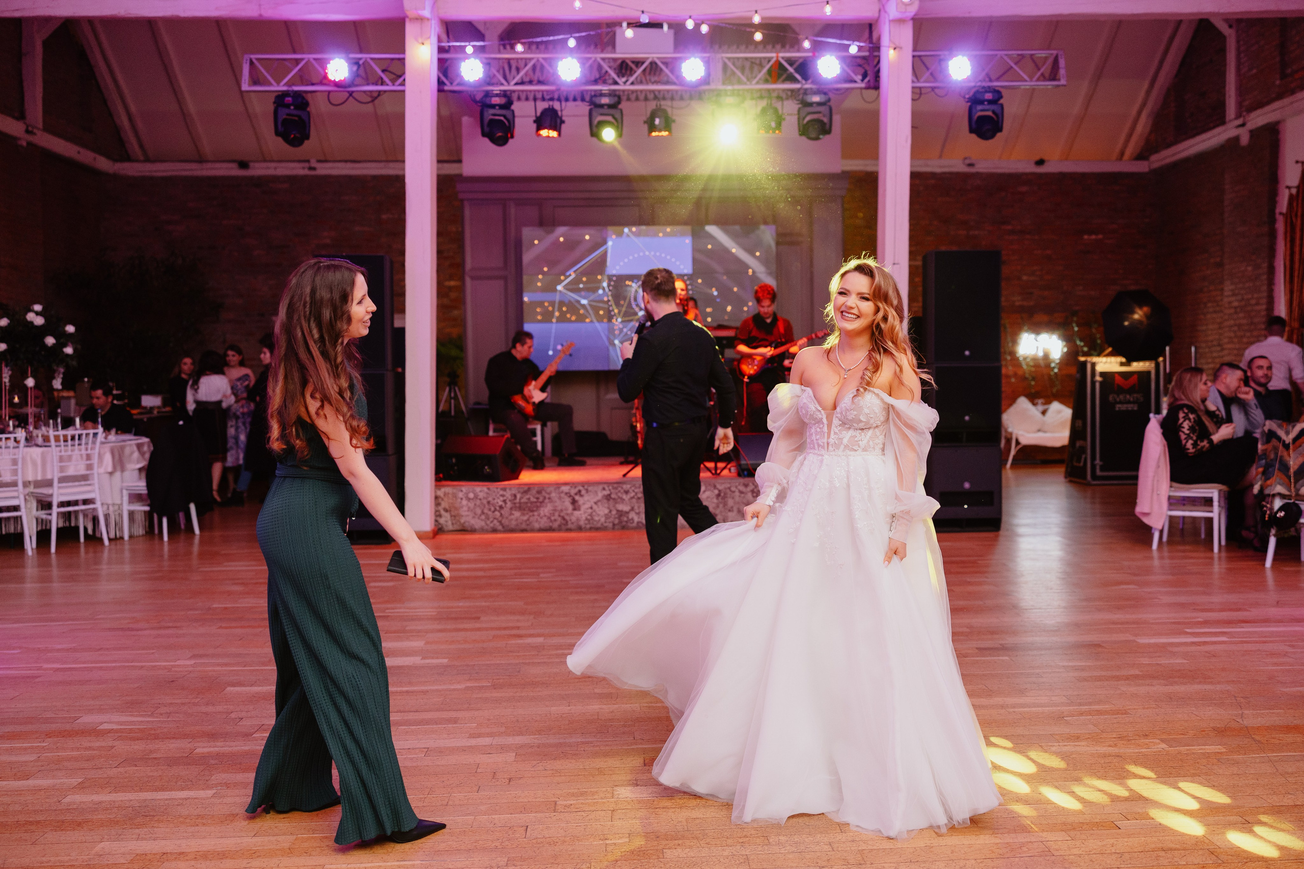 Nicoleta & Lucian. Main