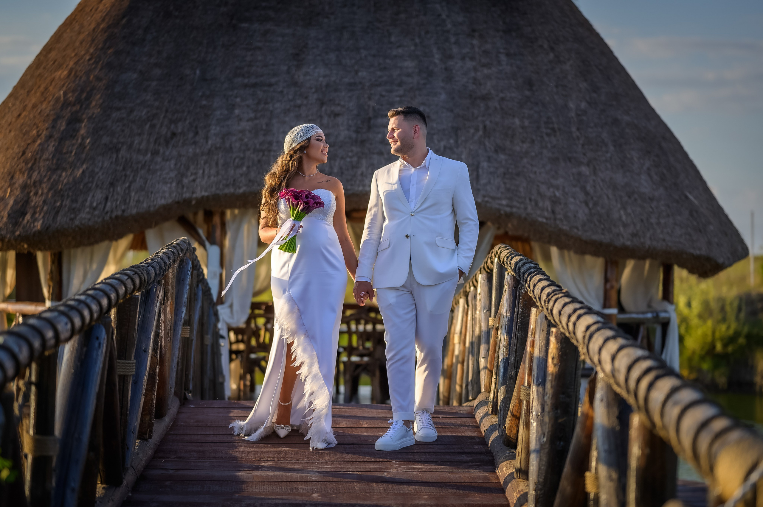 fotografie nunta apus lumina aurie cuplu