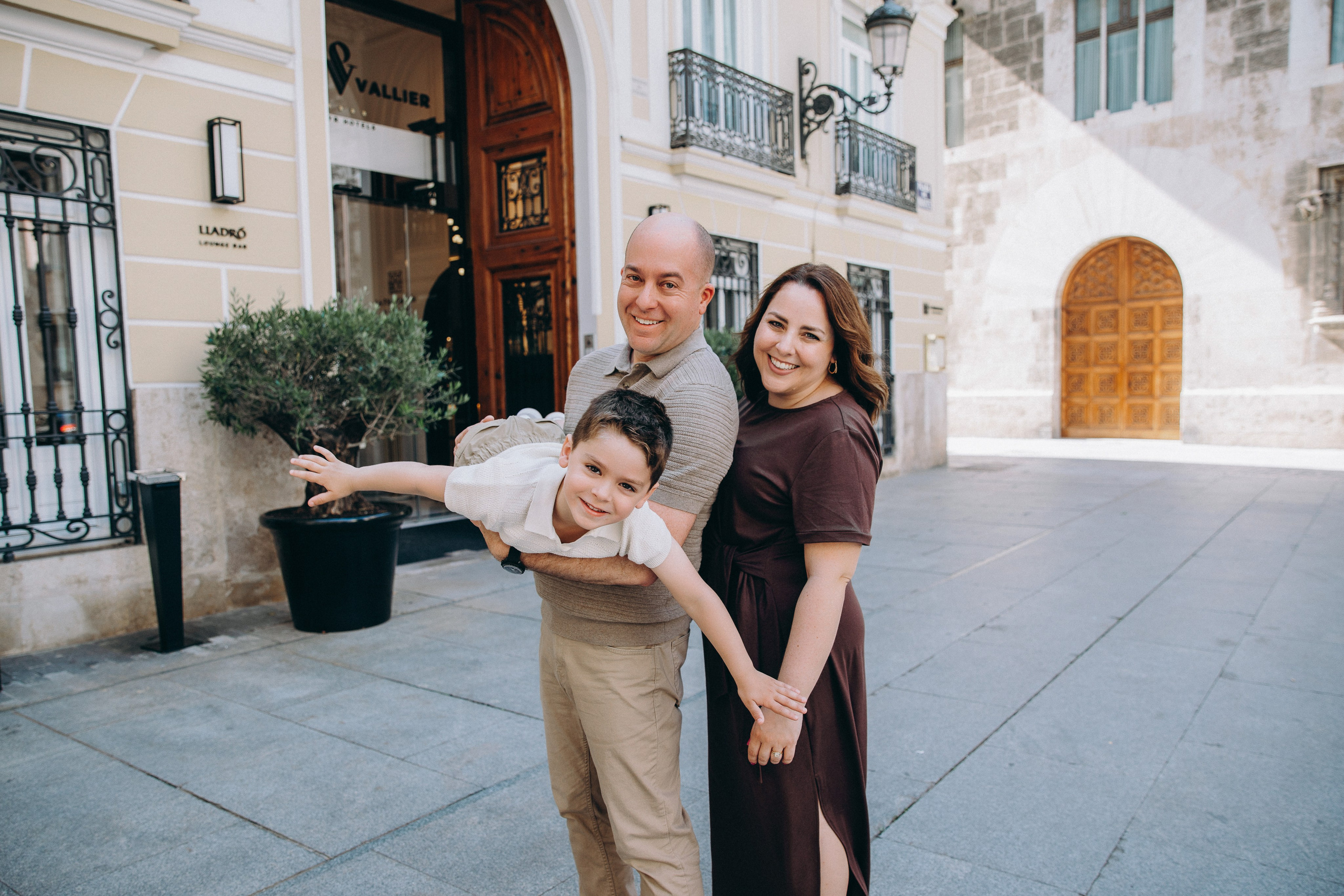 Fotografía Familiar por Julia Gnatenko | Sesiones de Fotos en Valencia, Alicante, Barcelona, España. Julia Gnatenko — Fotógrafa en Valencia, Alicante, Barcelona, España y Europa