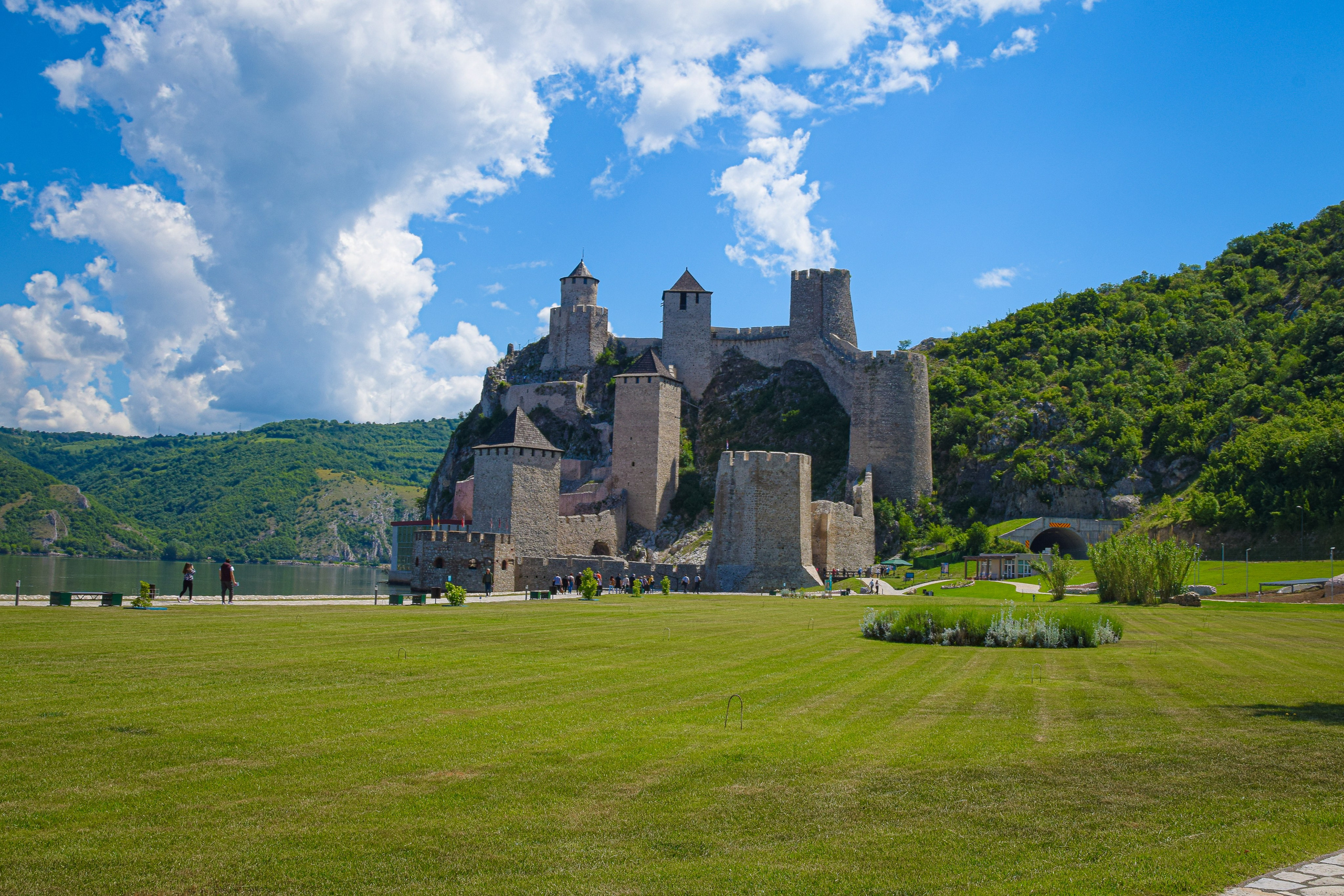 Danube Fairy Tale with Eta Tours with travel photographers. Victoria Fedoseenko. Photographer from Serbia