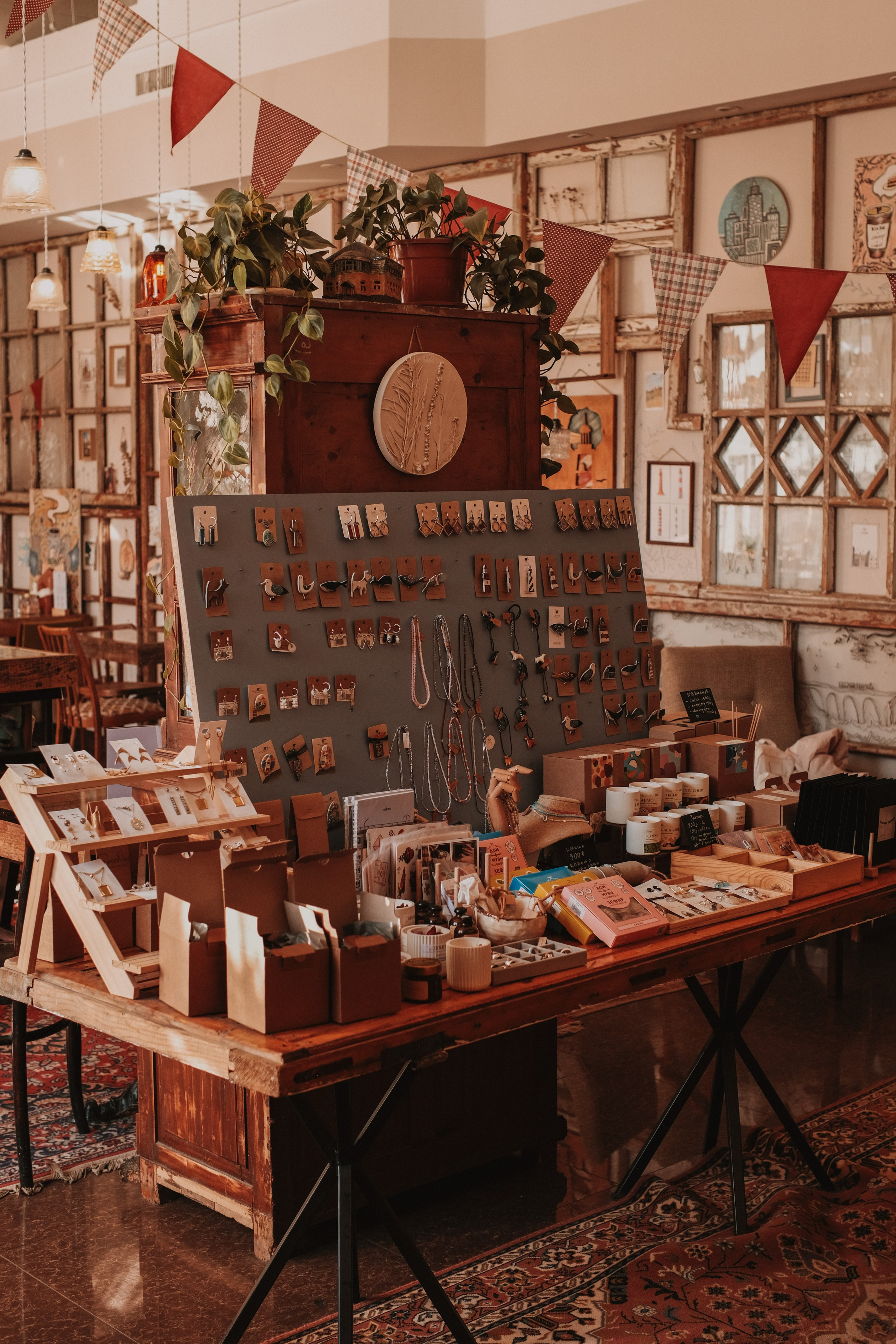 Lighthouse Coffeeshop. Lens Captures Life