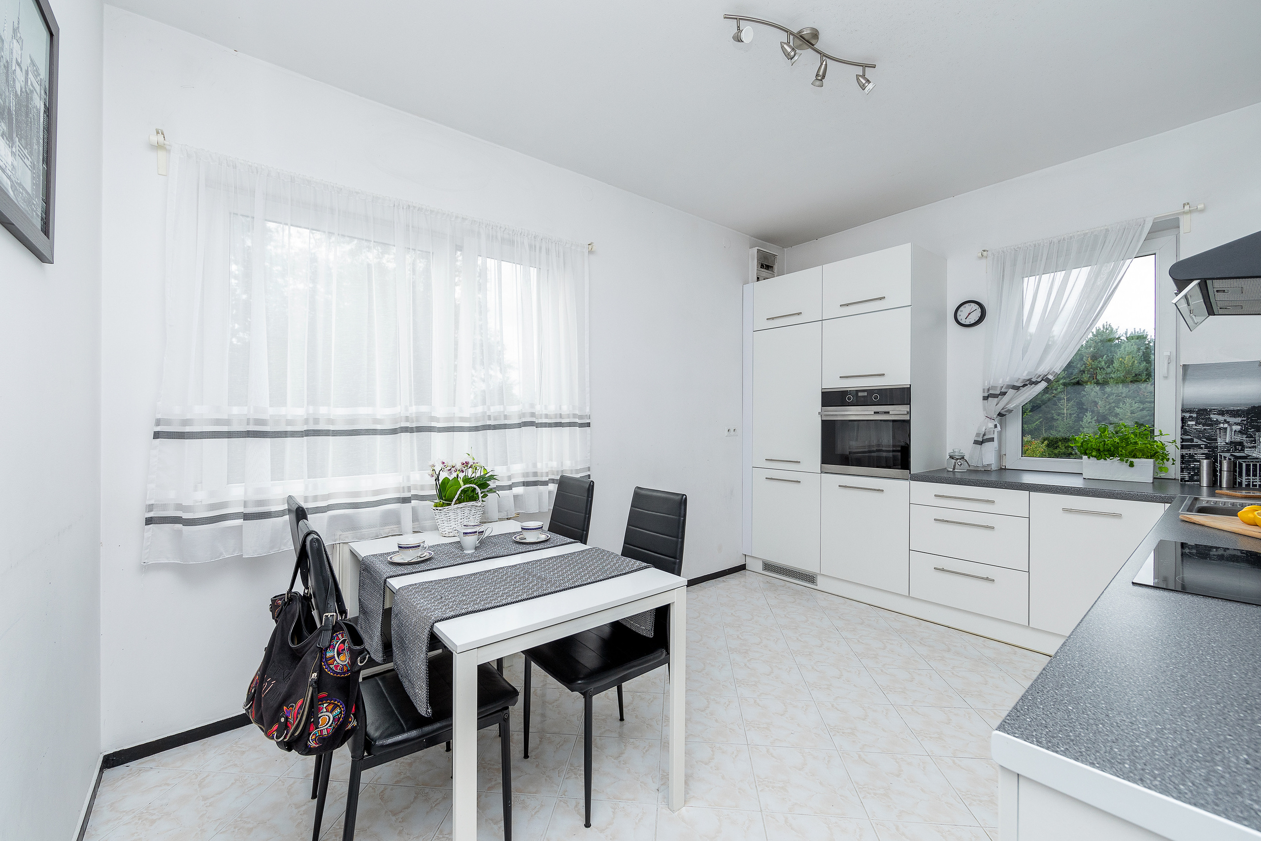 Fotografia wnętrz Warszawa. Fotograf Nieruchomości i Wnętrz