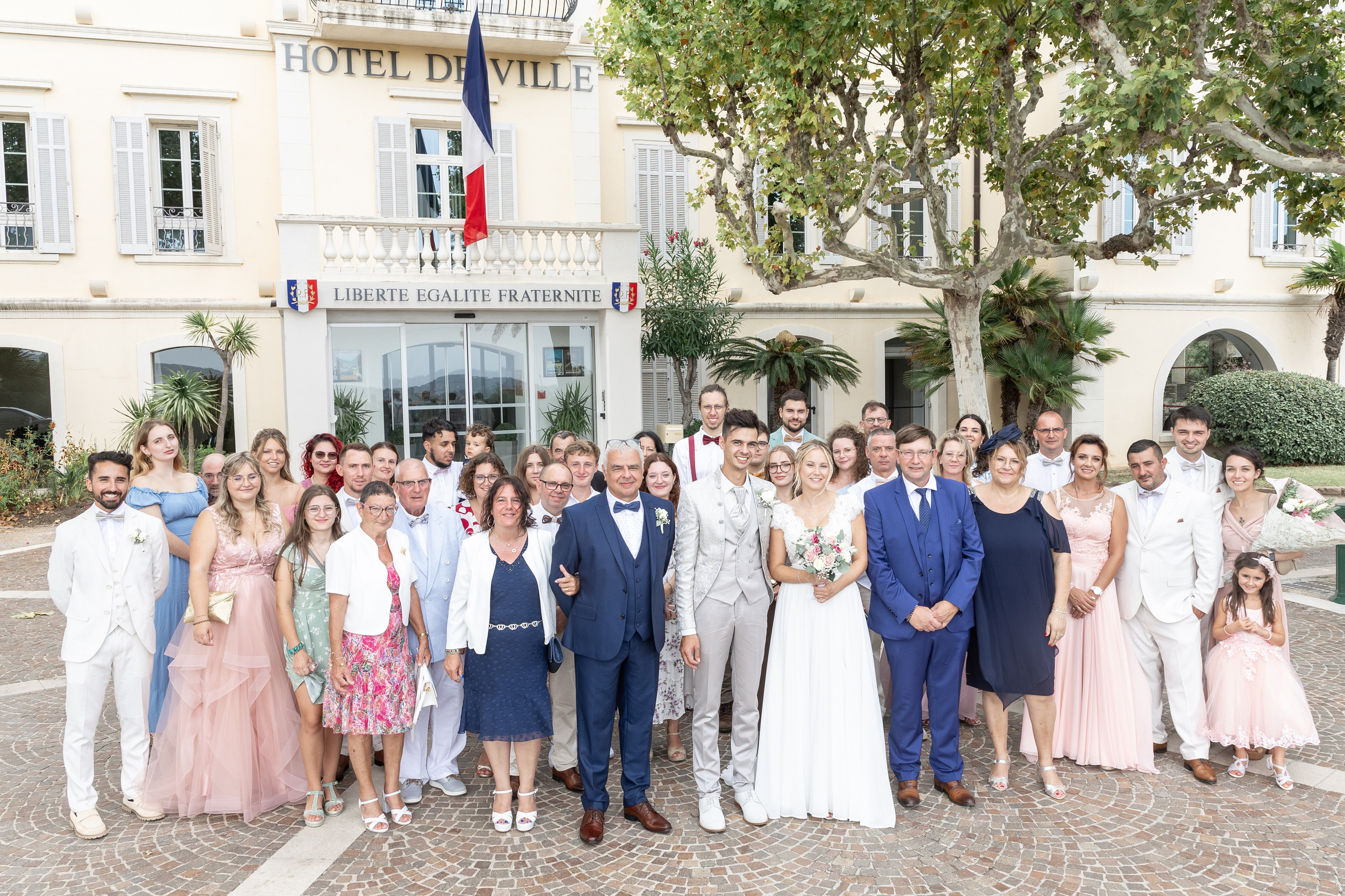 Julie & Aurélien. Wedding-Family photographer, South of France–Paris, Valentina Acrement