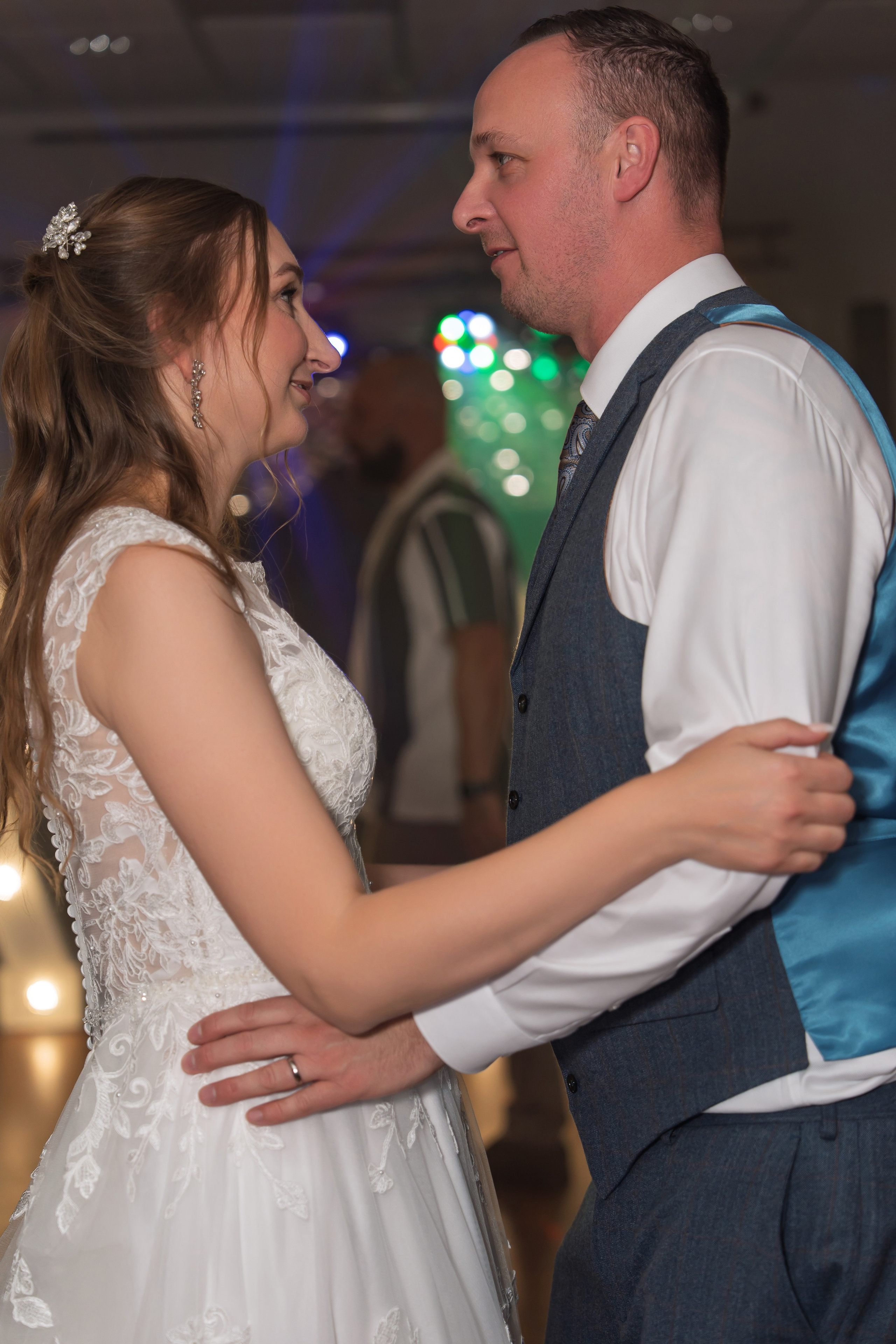 Book a wedding photographer and videographer in London. Wedding photographer in United Kingdom