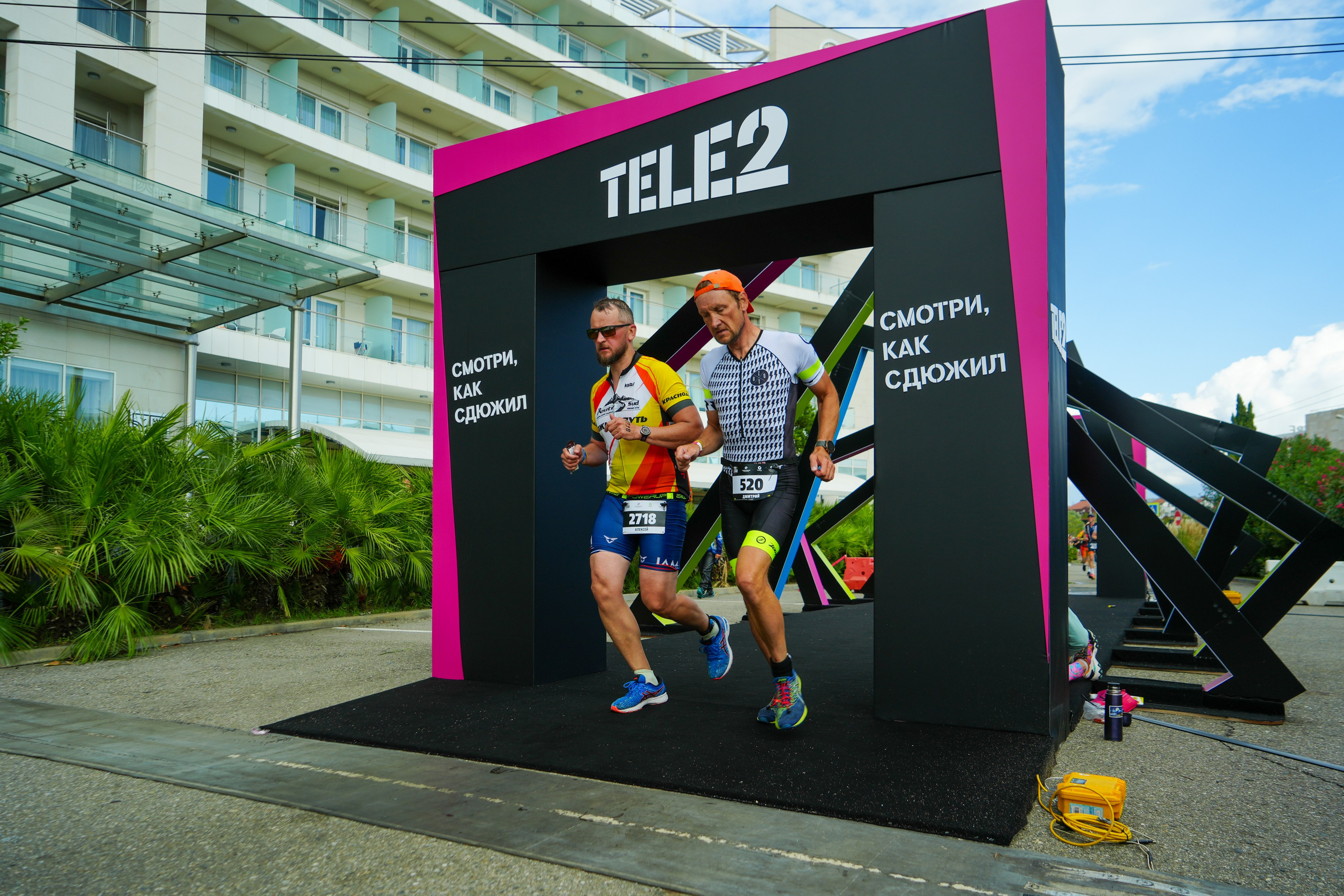 Фотоотчет партнерской интеграции для компании TELE2 на фестивале Ironstar. Репортажный фотограф в Красной Поляне и Сочи Павлюченко Екатерина