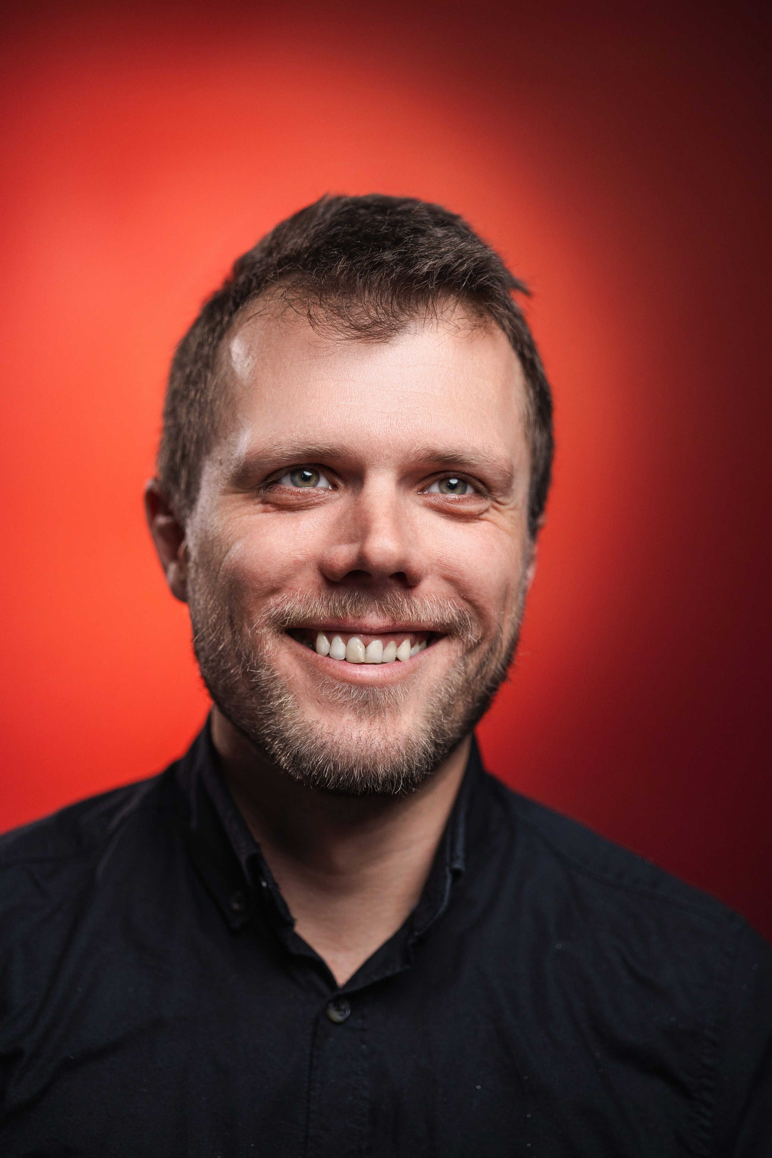 Dan Murzea. Daniel Cioc - Fotograf profesionist în București, specializat în evenimente, nunta, botez, corporate, portret și boudoir