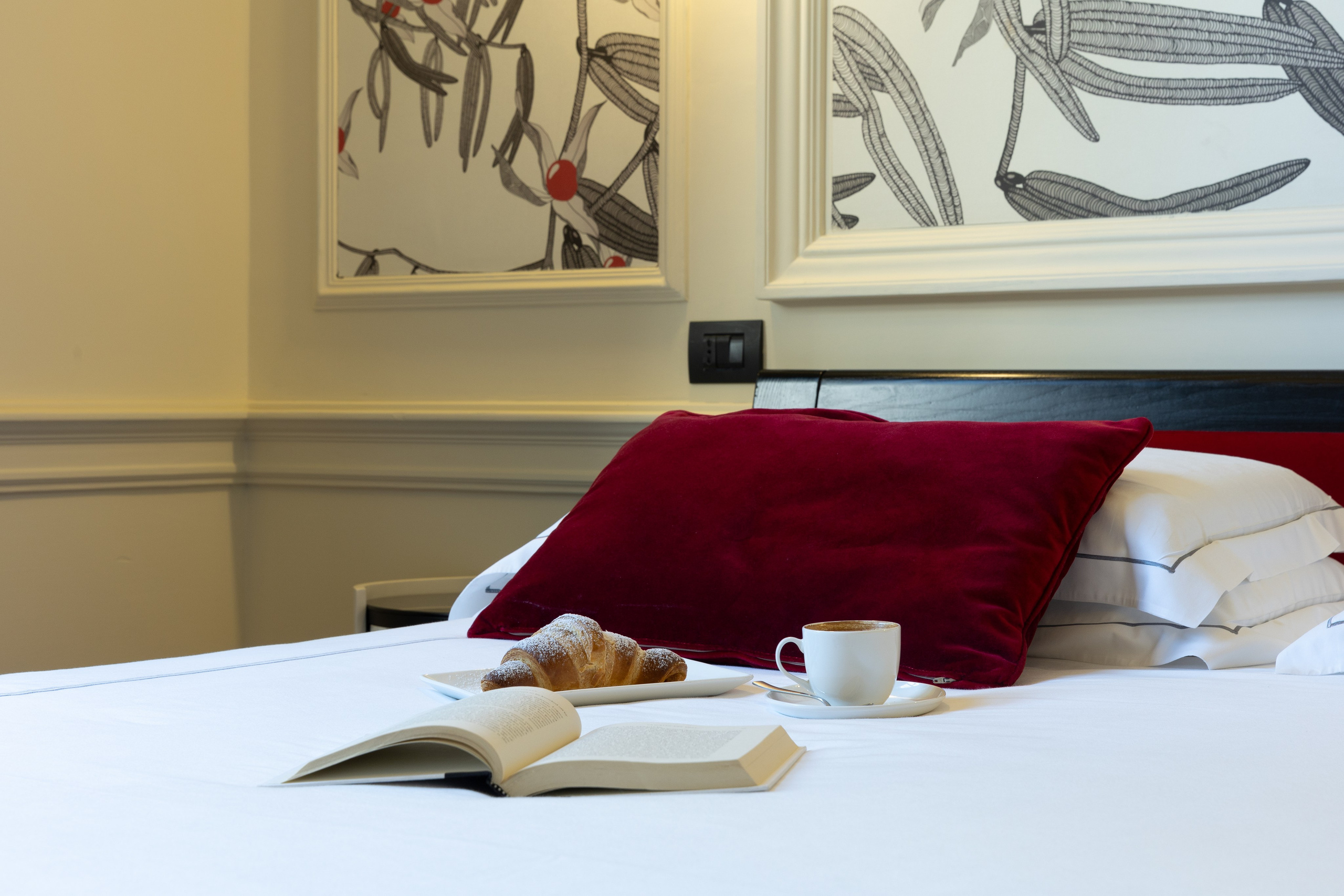 ROMA LUXUS. Elizaveta Razumova | Fotografa Cinematica per Love Story, Matrimoni e Ritratti