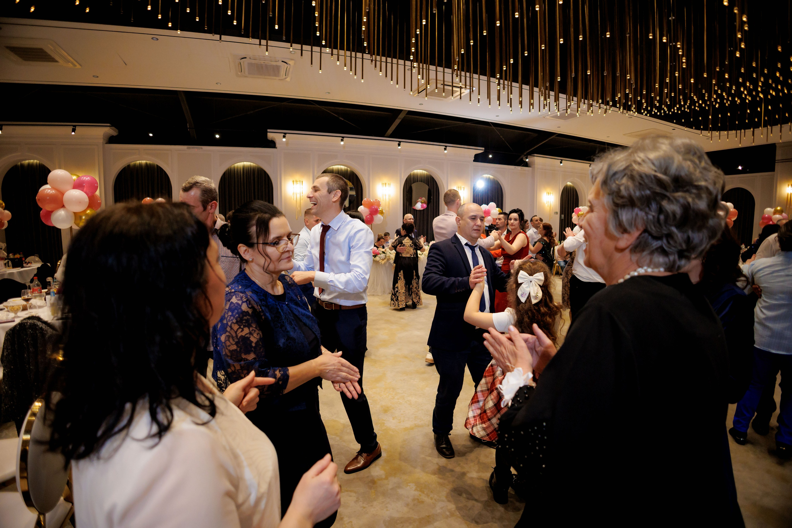 Povestea voastră, regizată de noi |Cristi Turculet Videograf Nuntă Suceava | wedding highlight. Servicii foto-video profesionale, pentru momente de neuitat